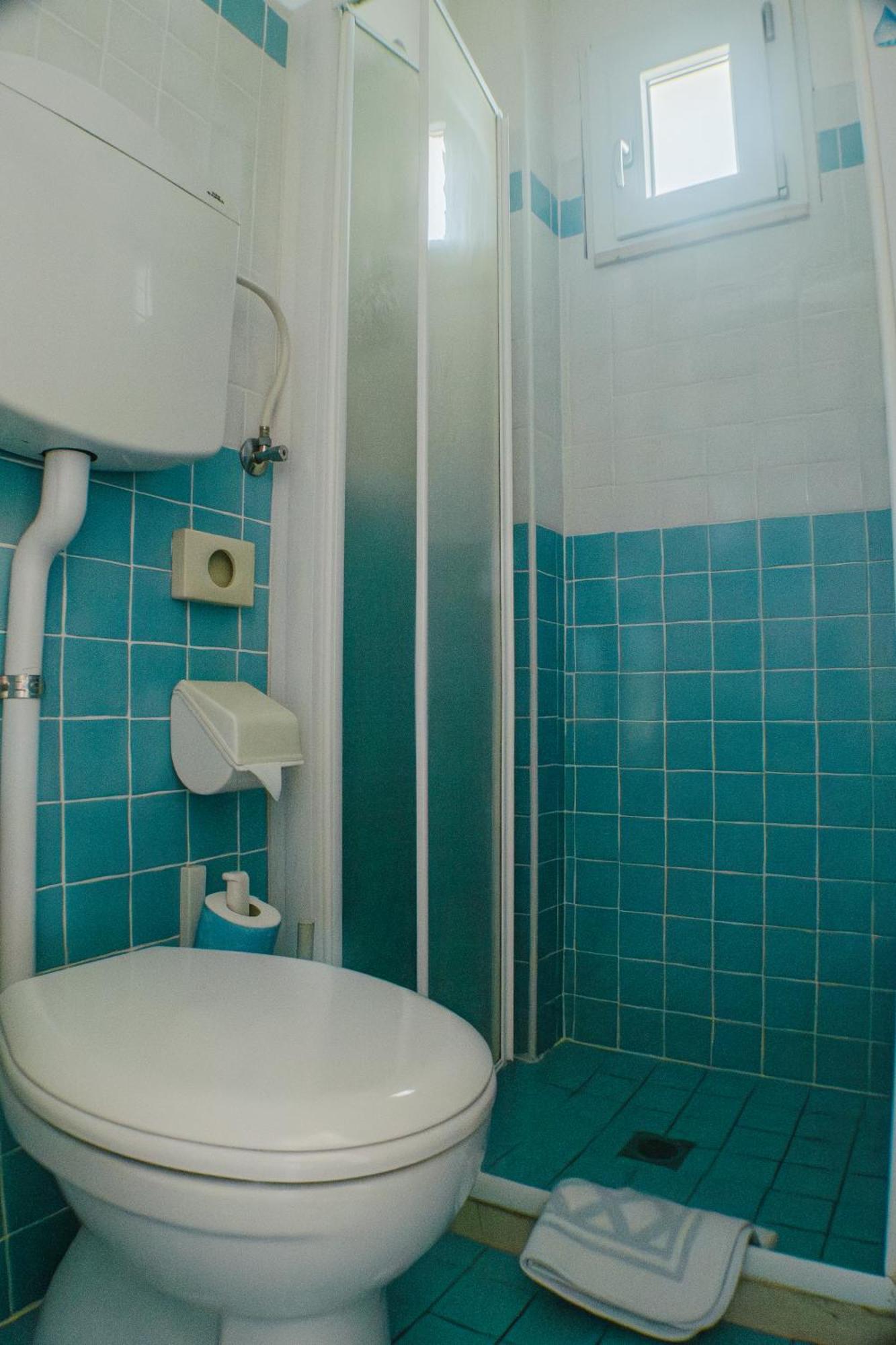 Economy Triple Room