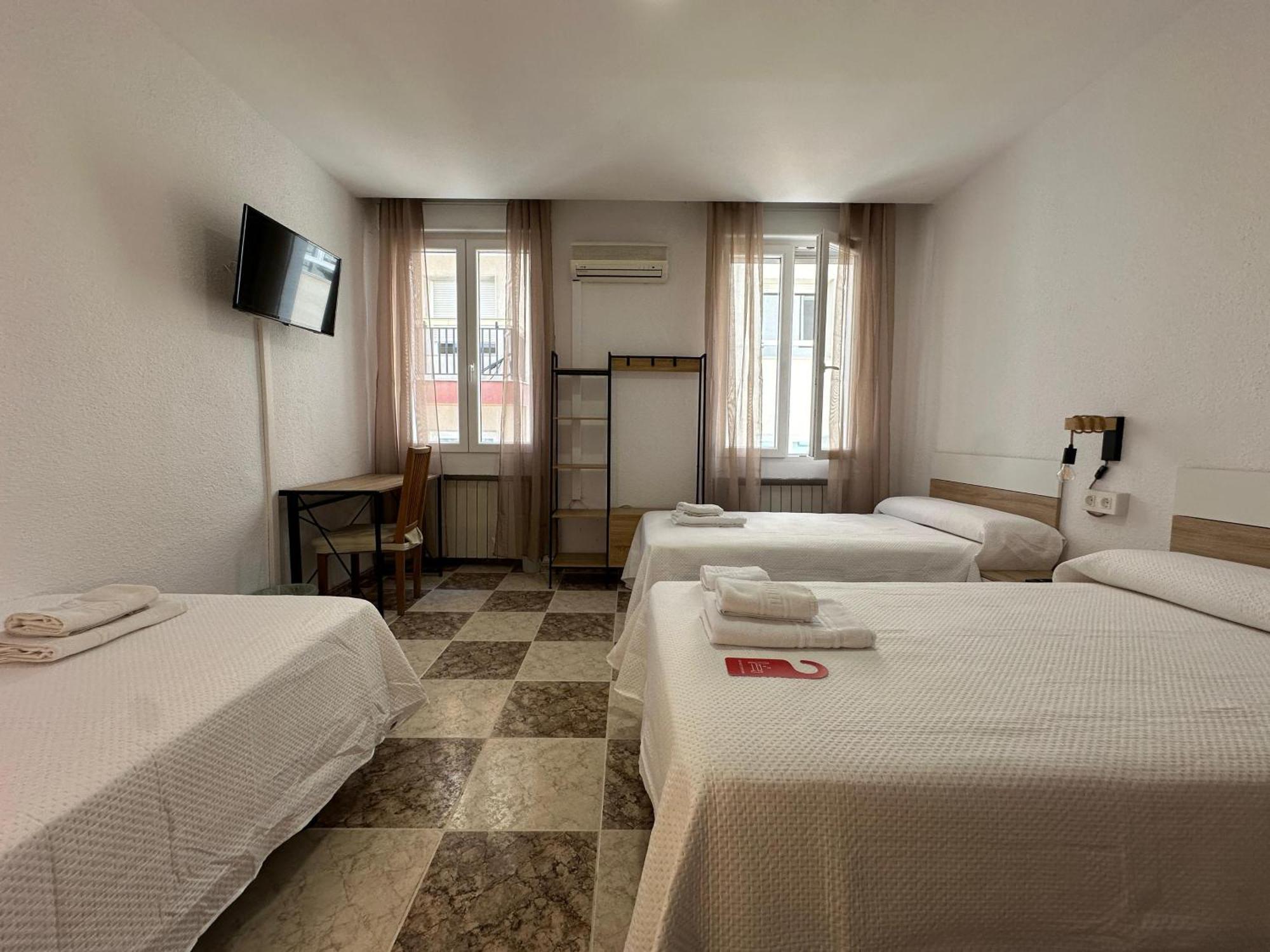 Triple Room,1632247081:JPEG
