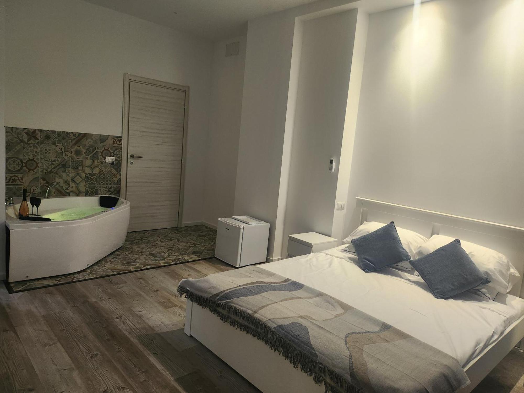 Deluxe Room,1600412700:JPEG