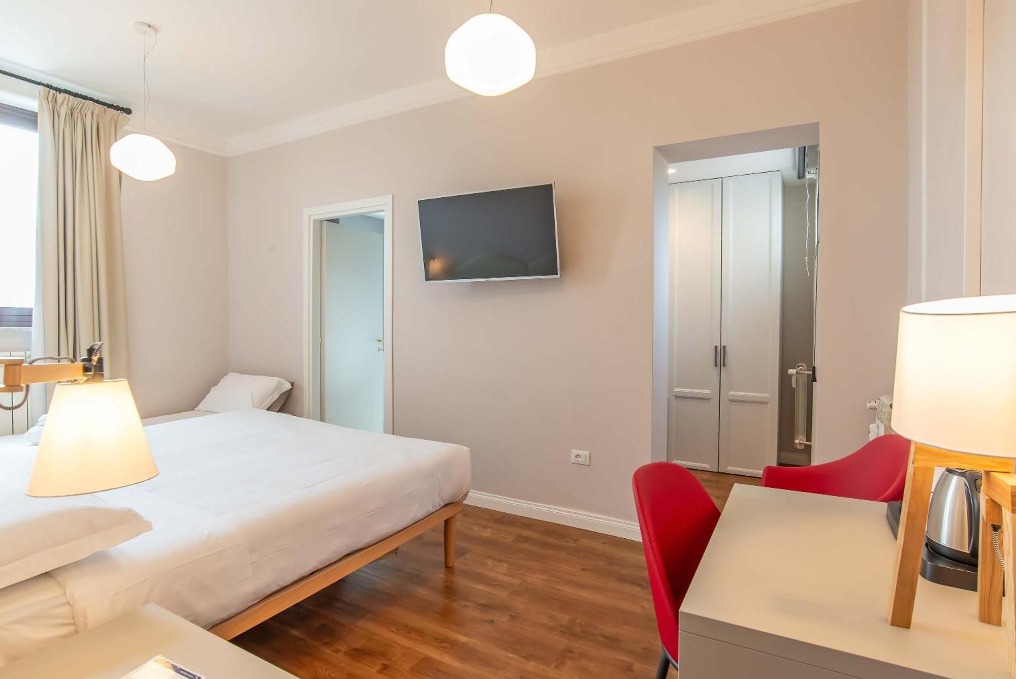 Triple Room,1600844951:JPEG
