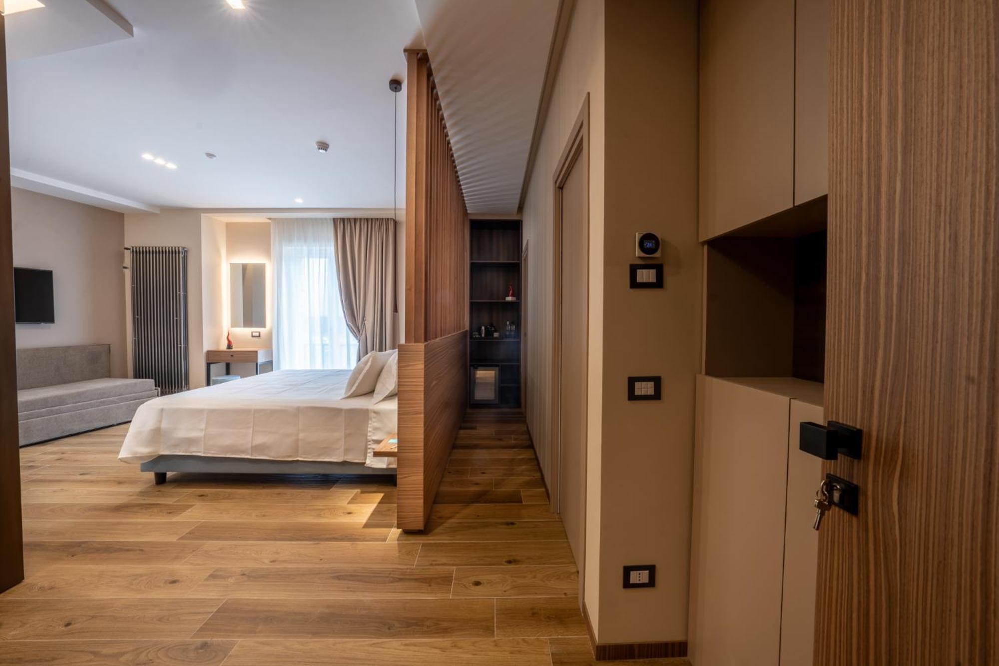 Camera Tripla Luxury
