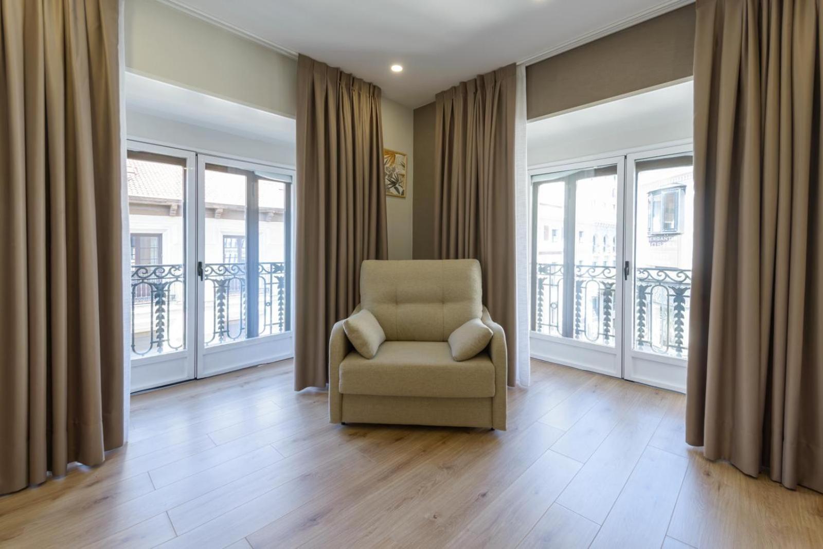 Triple Room,1601419509:JPEG