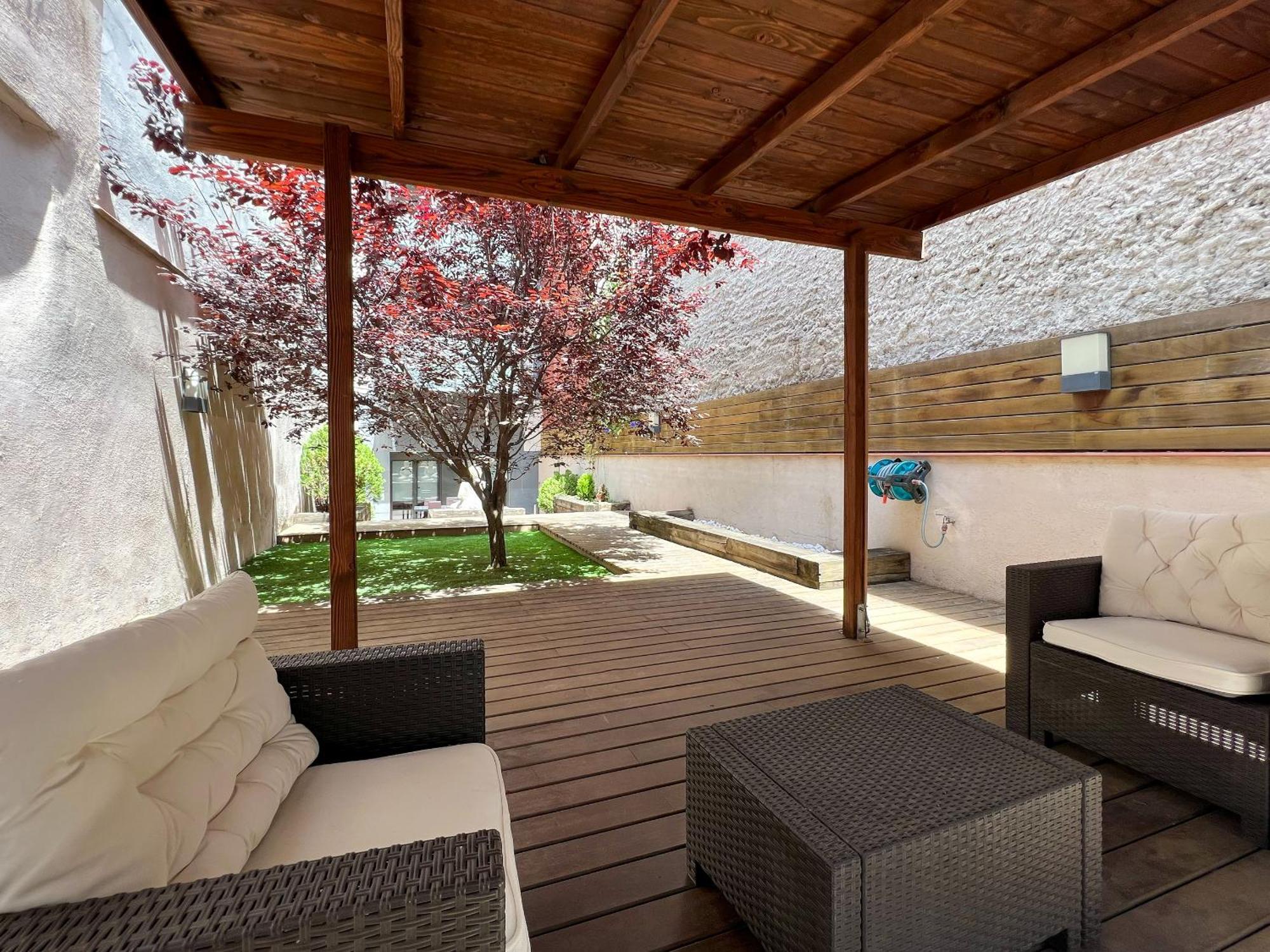 One-Bedroom Apartment Garden