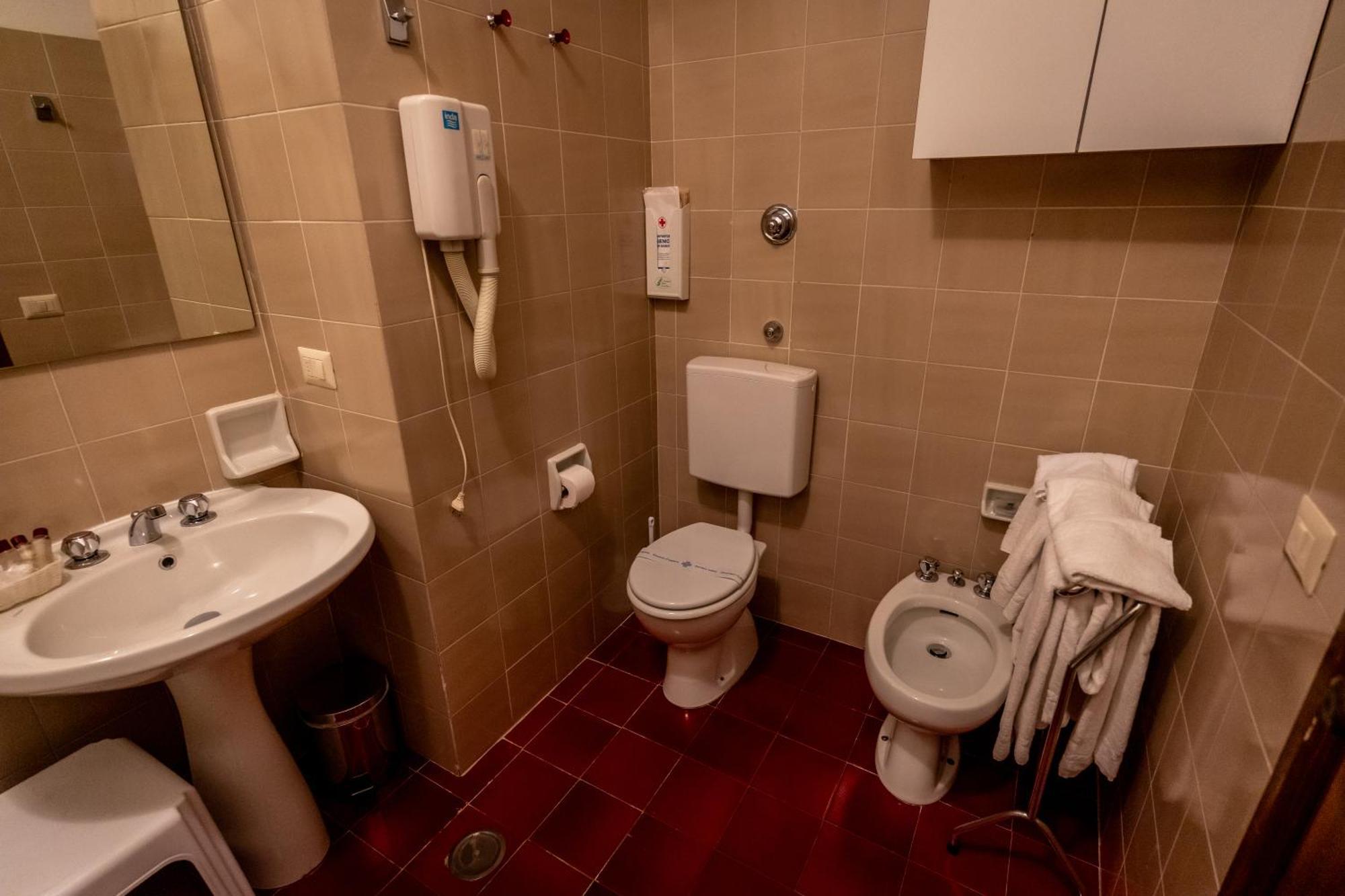 Superior Double or Twin Room,1602327444:JPEG