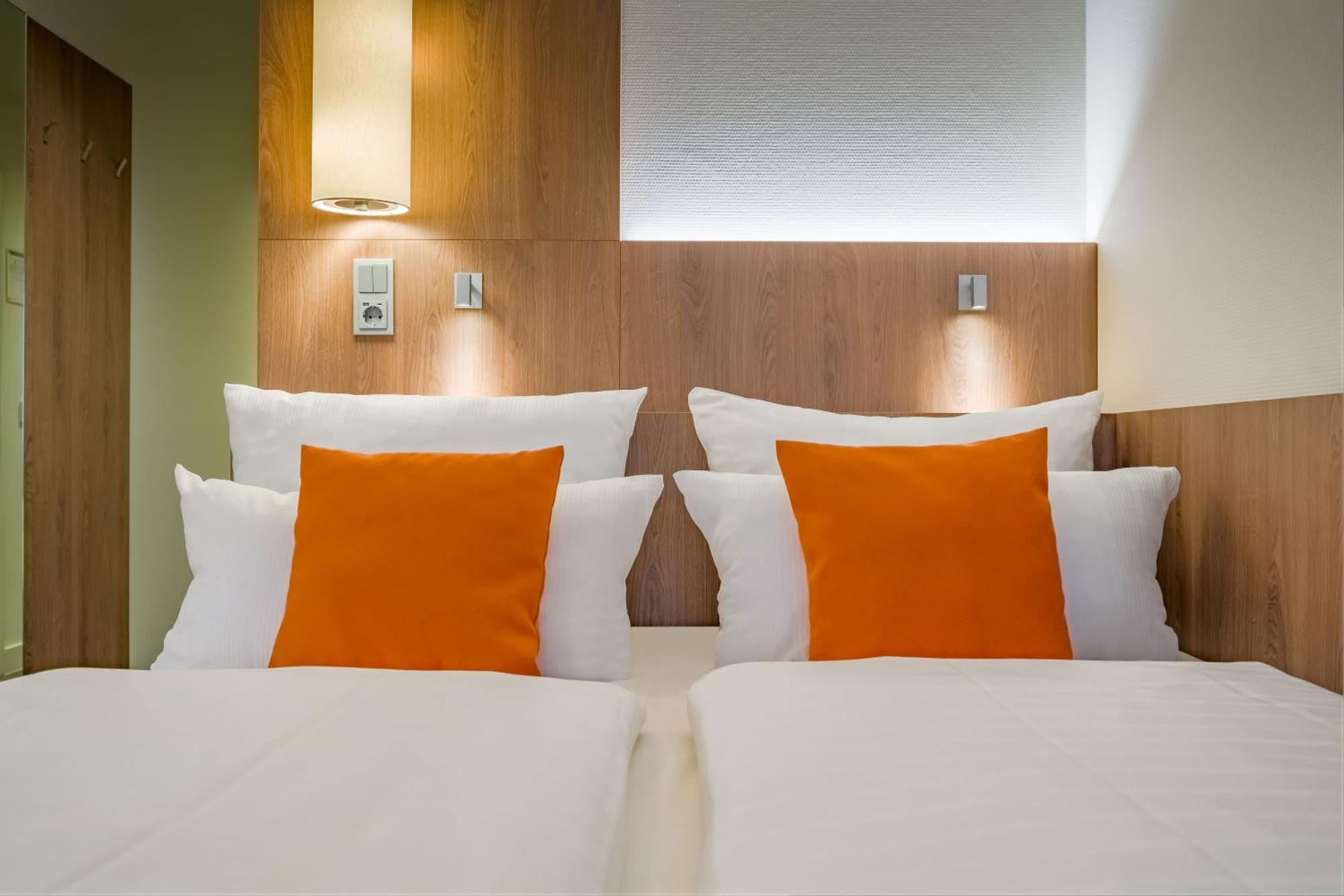 Queensize Double Room 160 x 200 cm