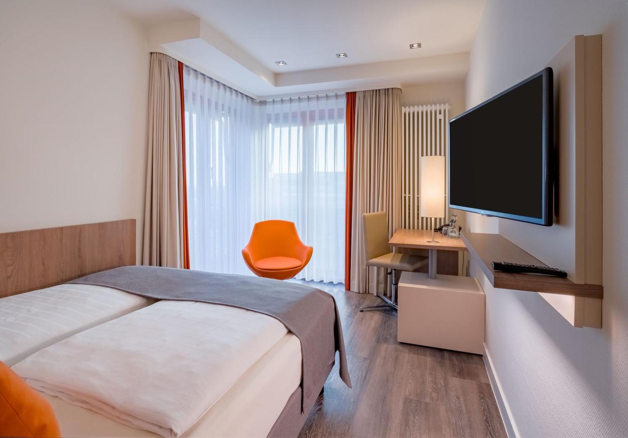 Queensize Double Room 160 x 200 cm