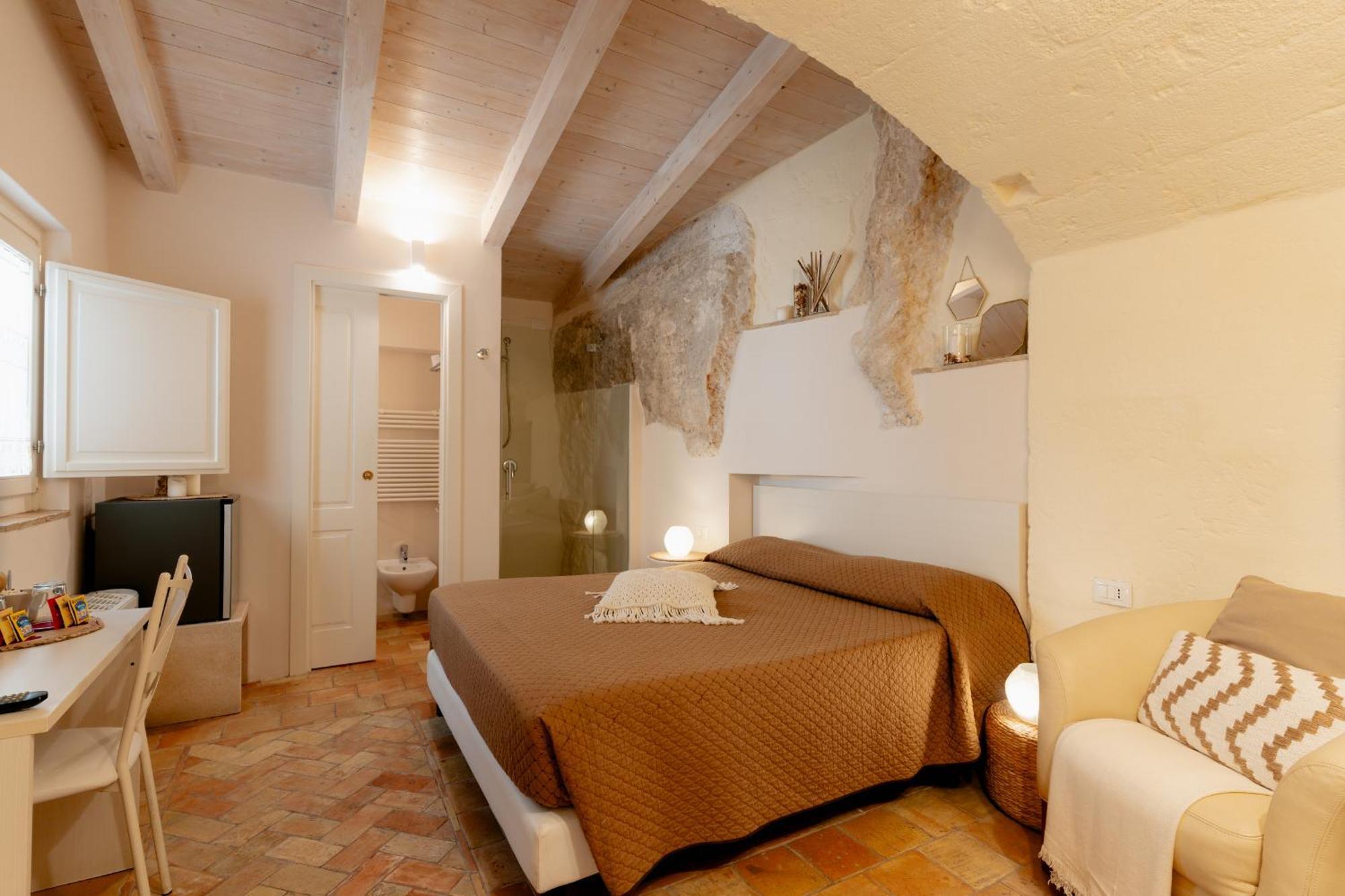 Double Room,1602344672:JPEG