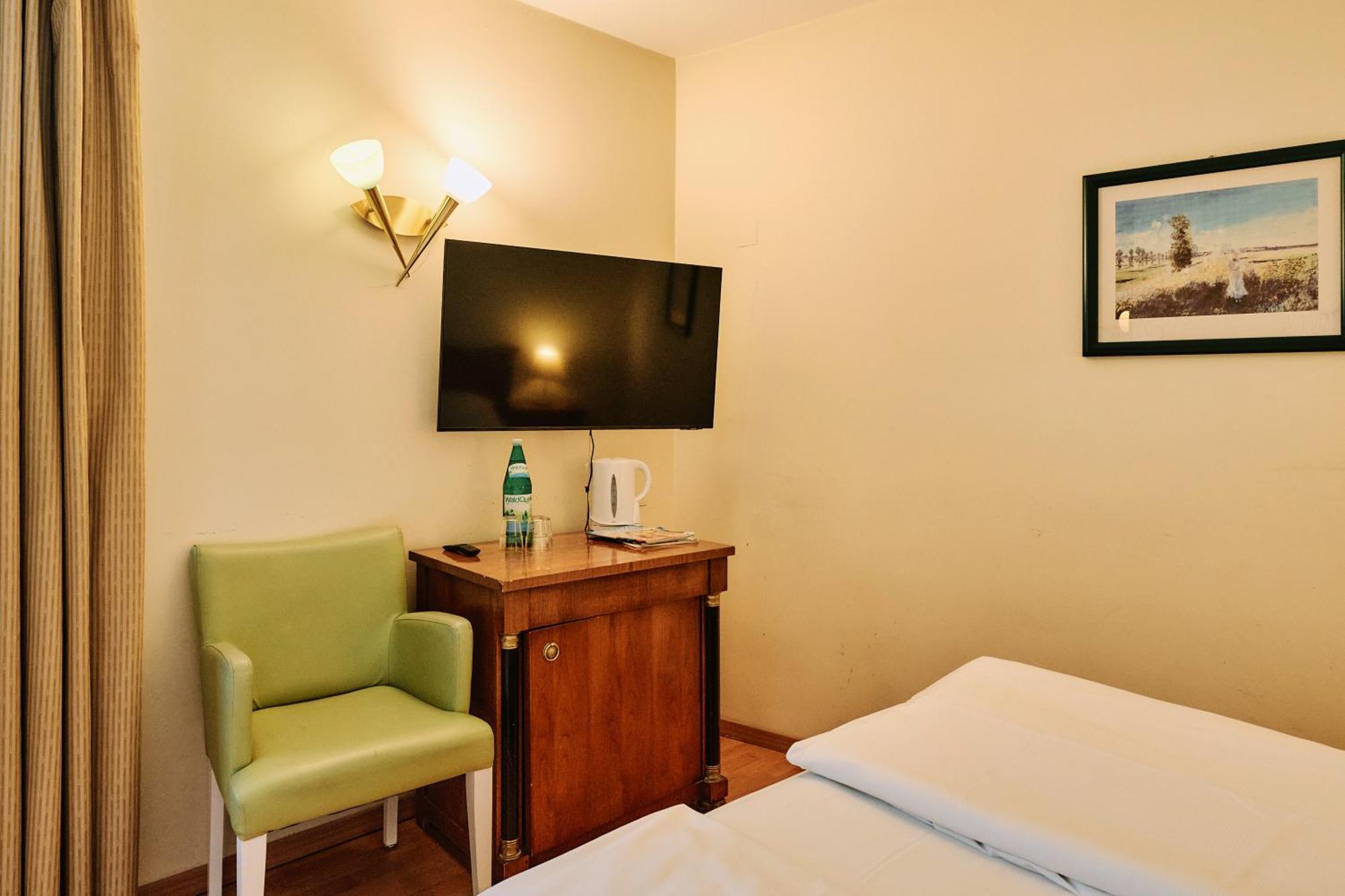 Junior Suite,1602439079:JPEG