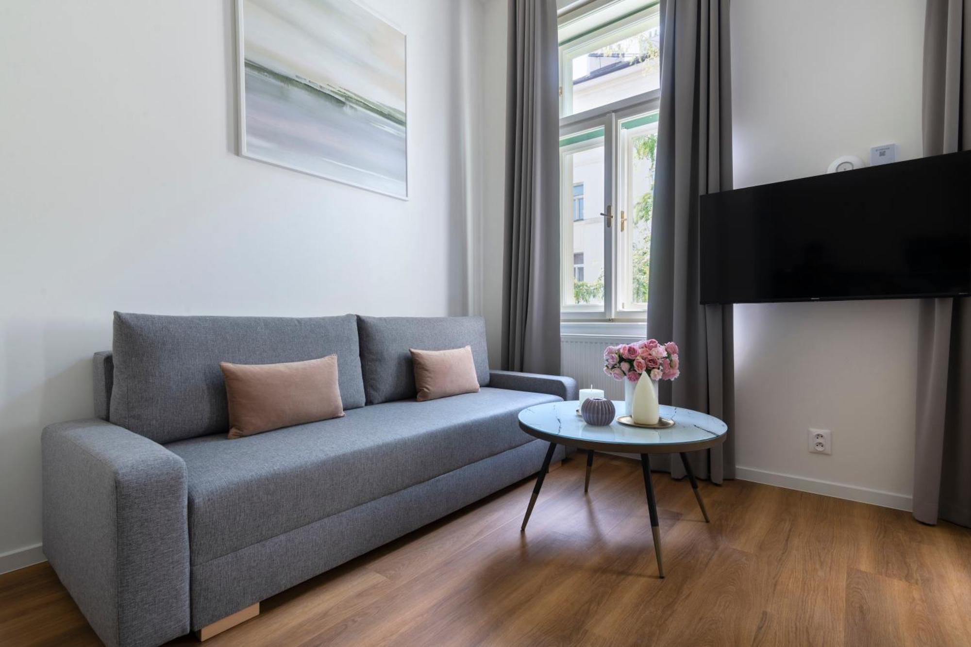 Deluxe Apartment,1602697143:JPEG