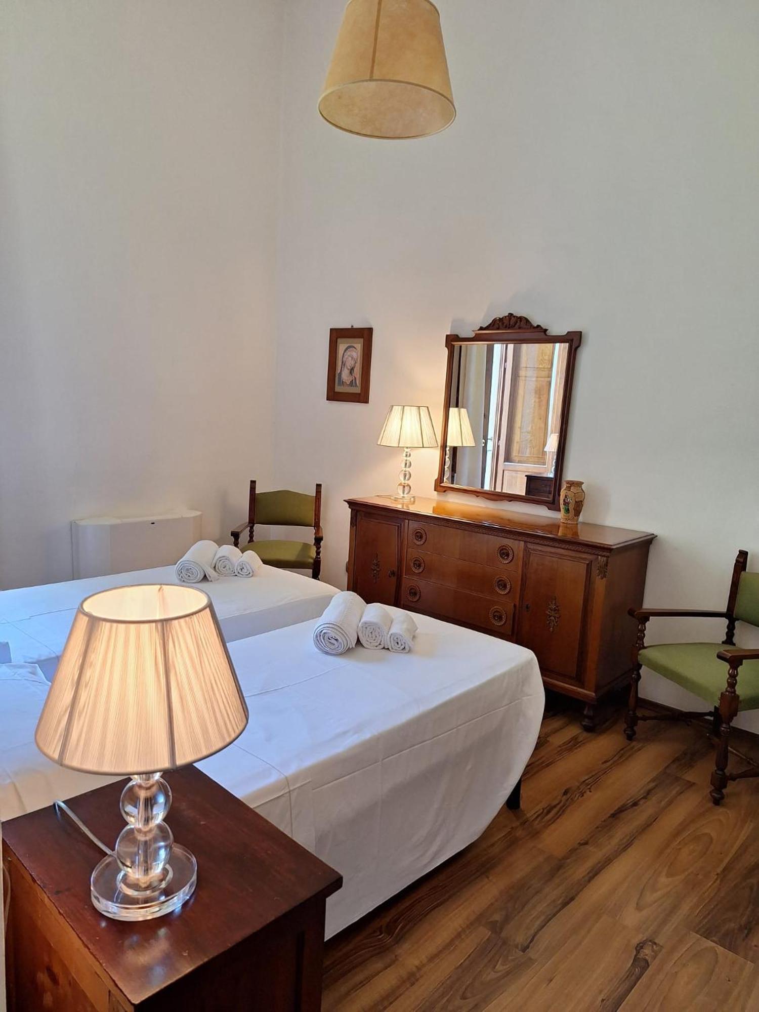 Triple Room,1602817475:JPEG