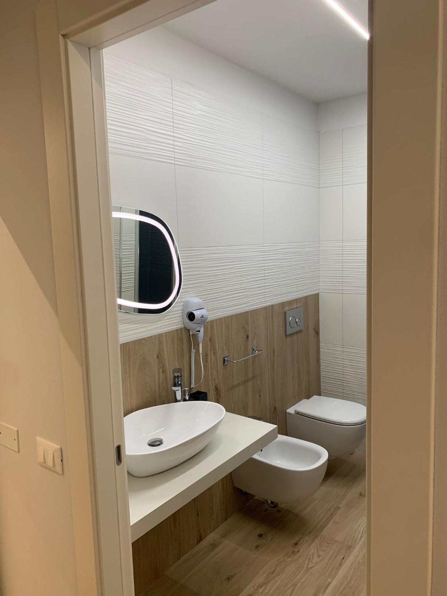 Double Room Private Bathroom,1603331512:JPEG