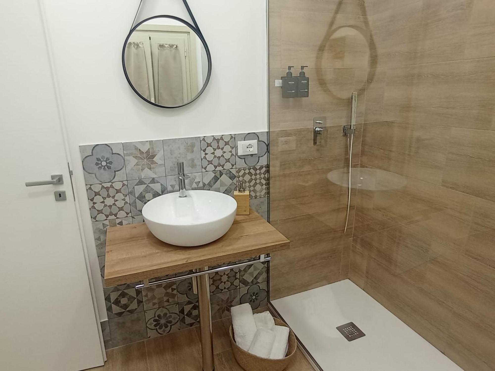 Double Room Private Bathroom,1603710533:JPEG