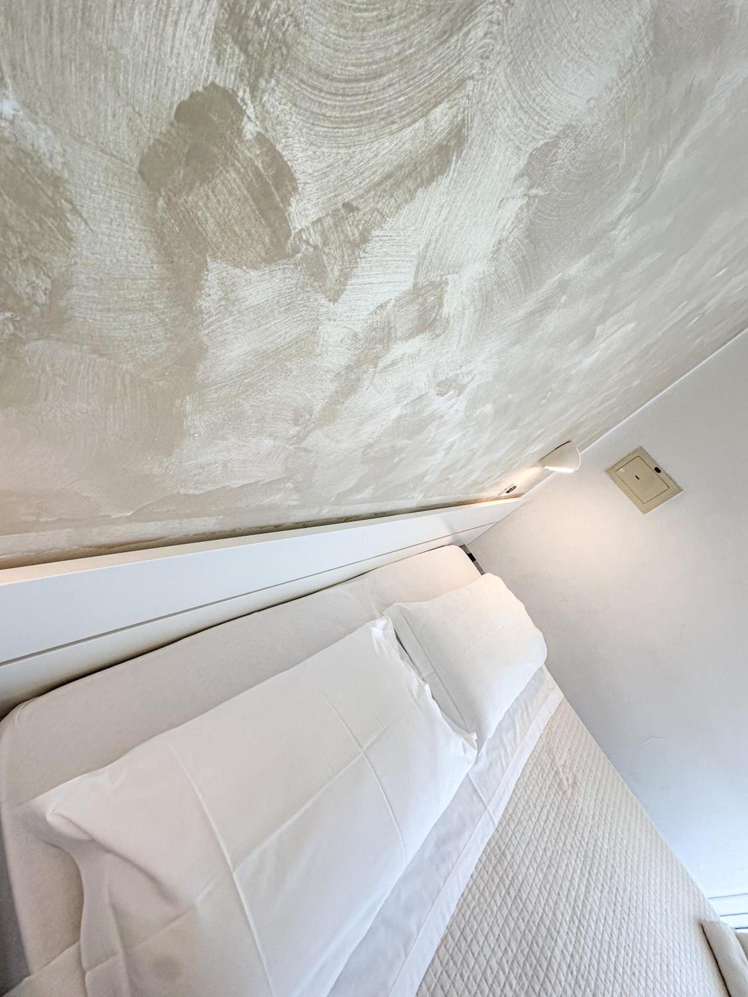 Double Room,1603777251:JPEG