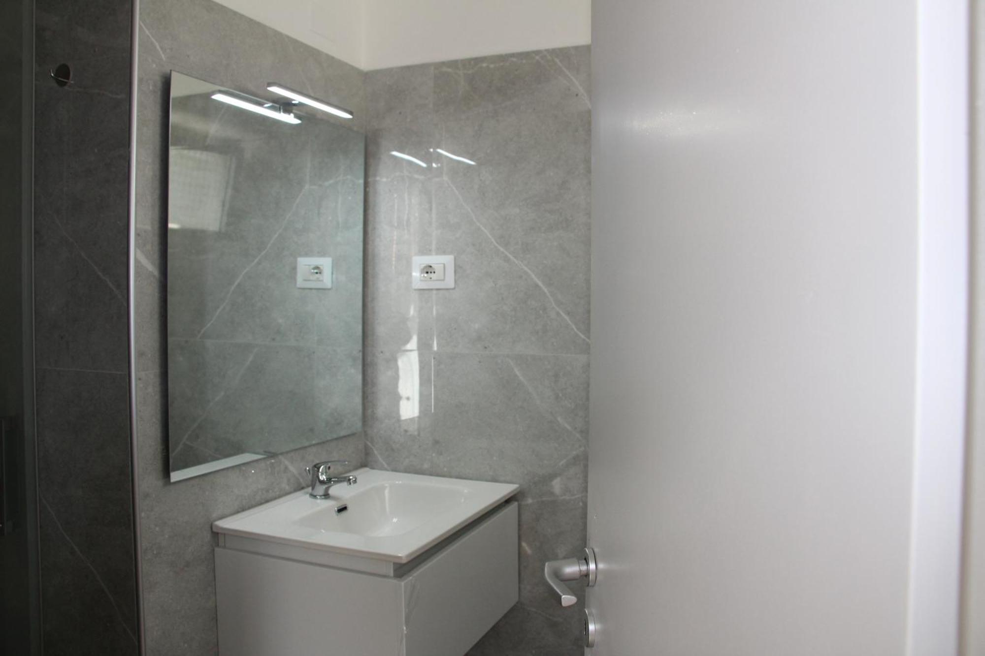 Single Room,1604890443:JPEG
