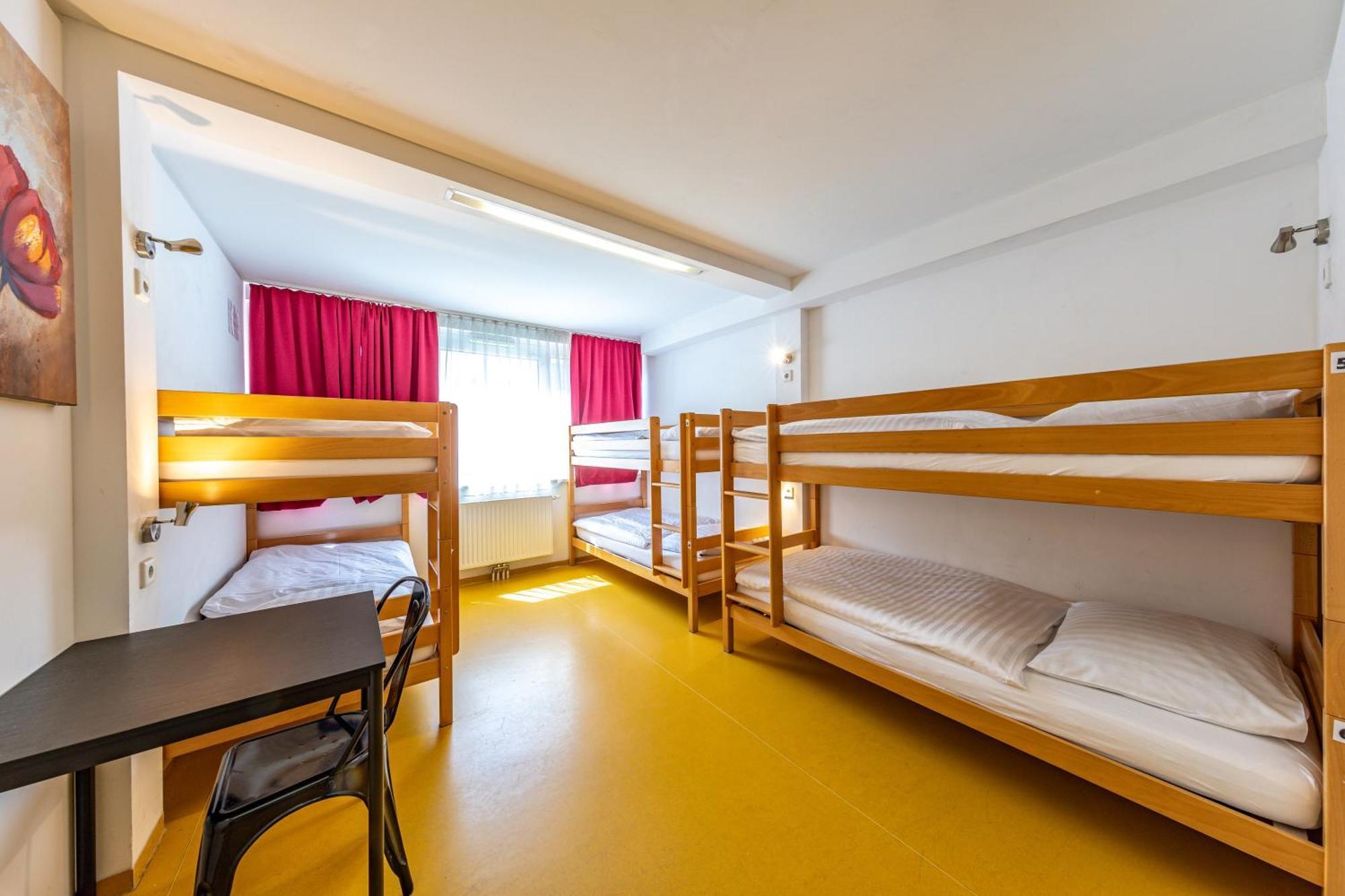 Single Bed Female 6-Bed Dormitory Room,1605389375:JPEG