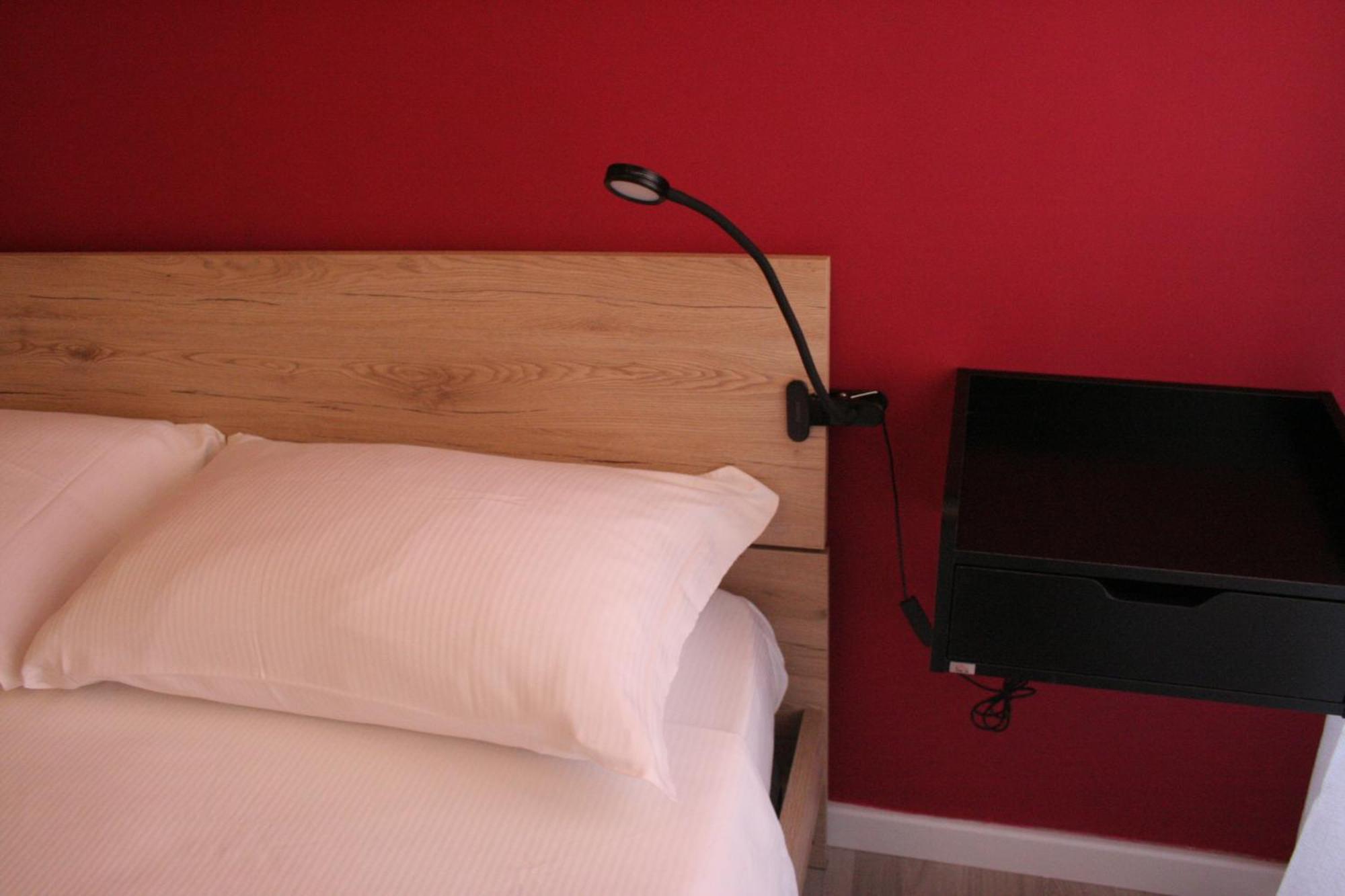 Deluxe Room,1605608802:JPEG