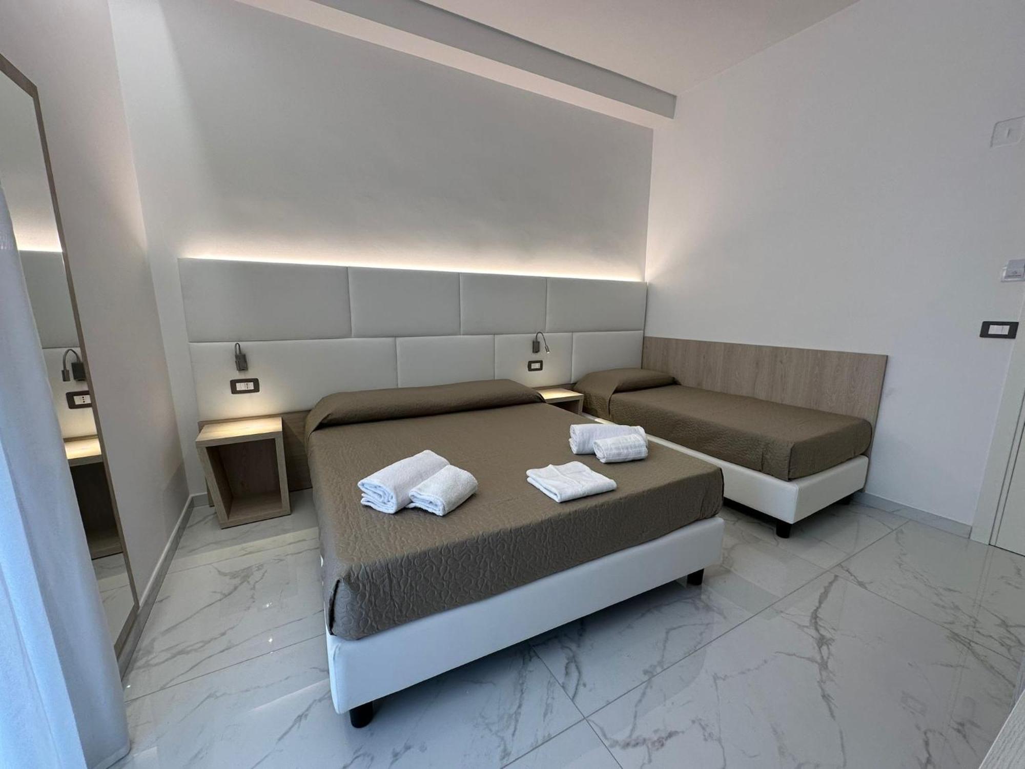 Deluxe Room,1605730461:JPEG