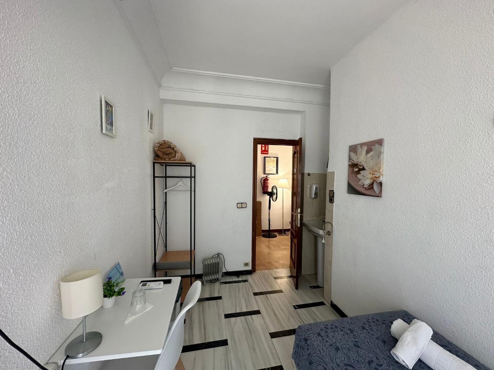 Single Room,1606564822:JPEG