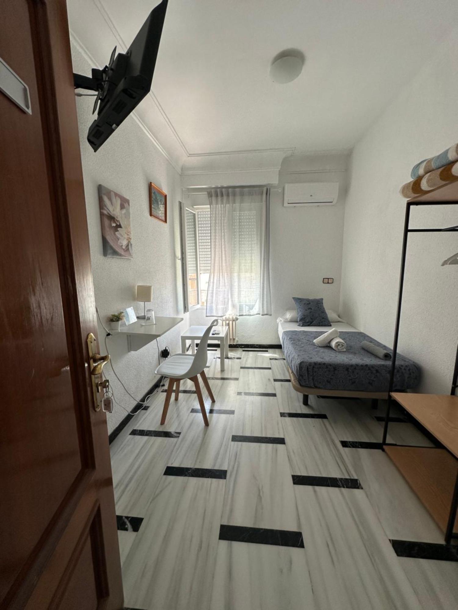 Single Room,1606564848:JPEG