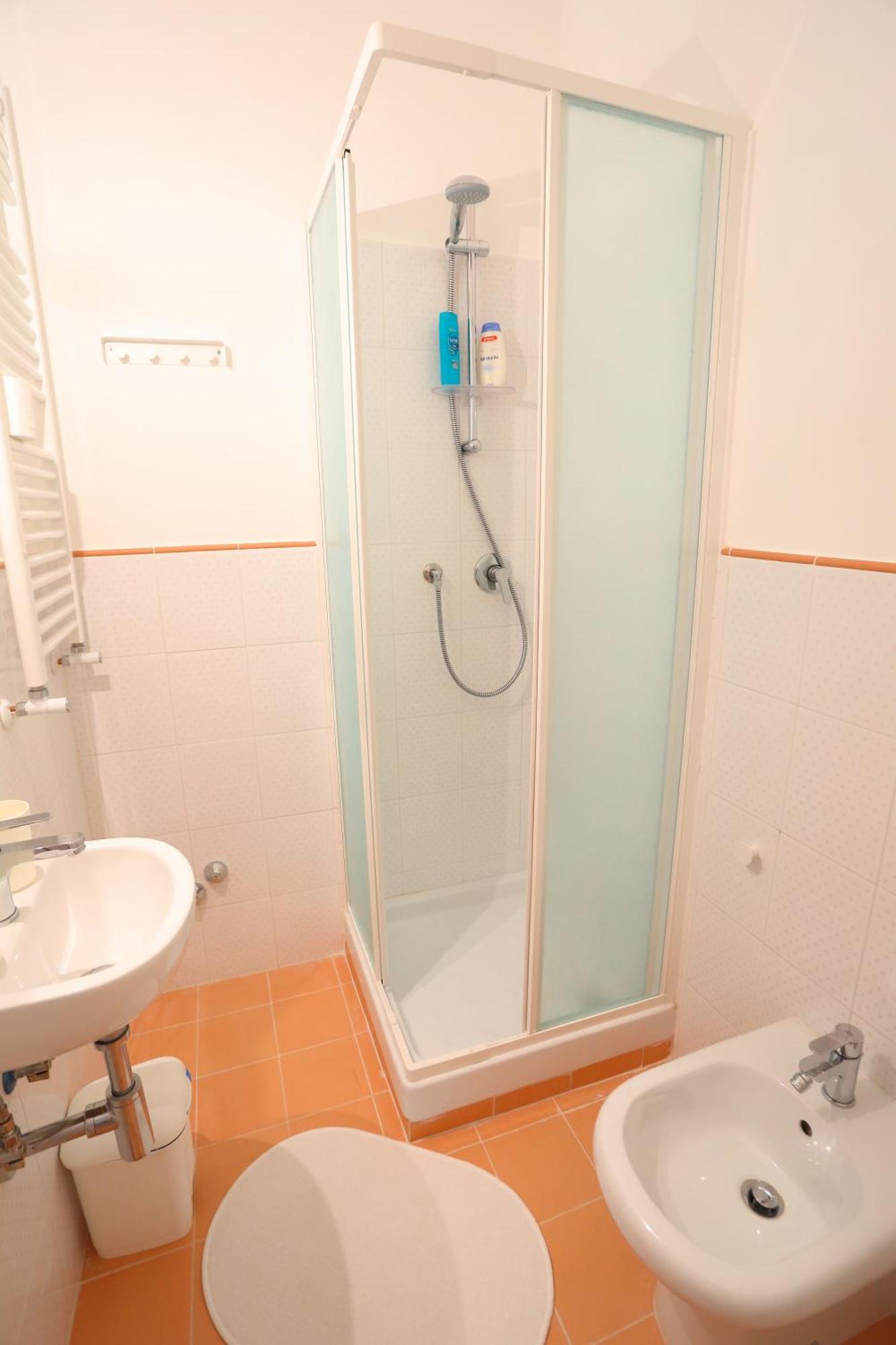 Twin Room,1606854886:JPEG
