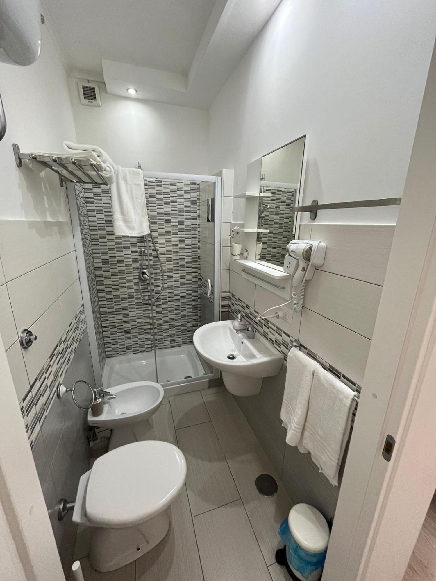 Large Double or Twin Room,1607251827:JPEG