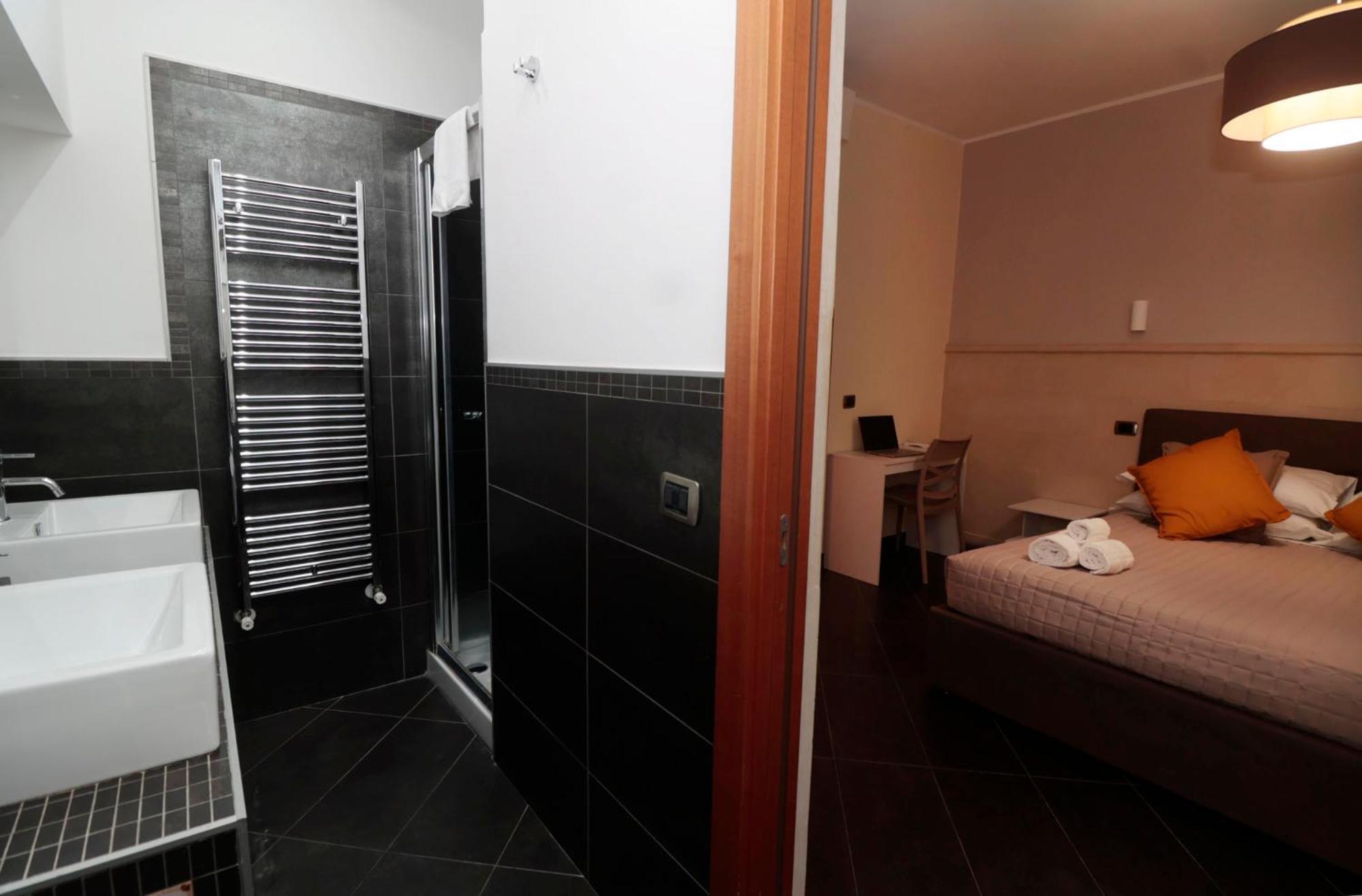 Triple Room Private Bathroom,1607679390:JPEG