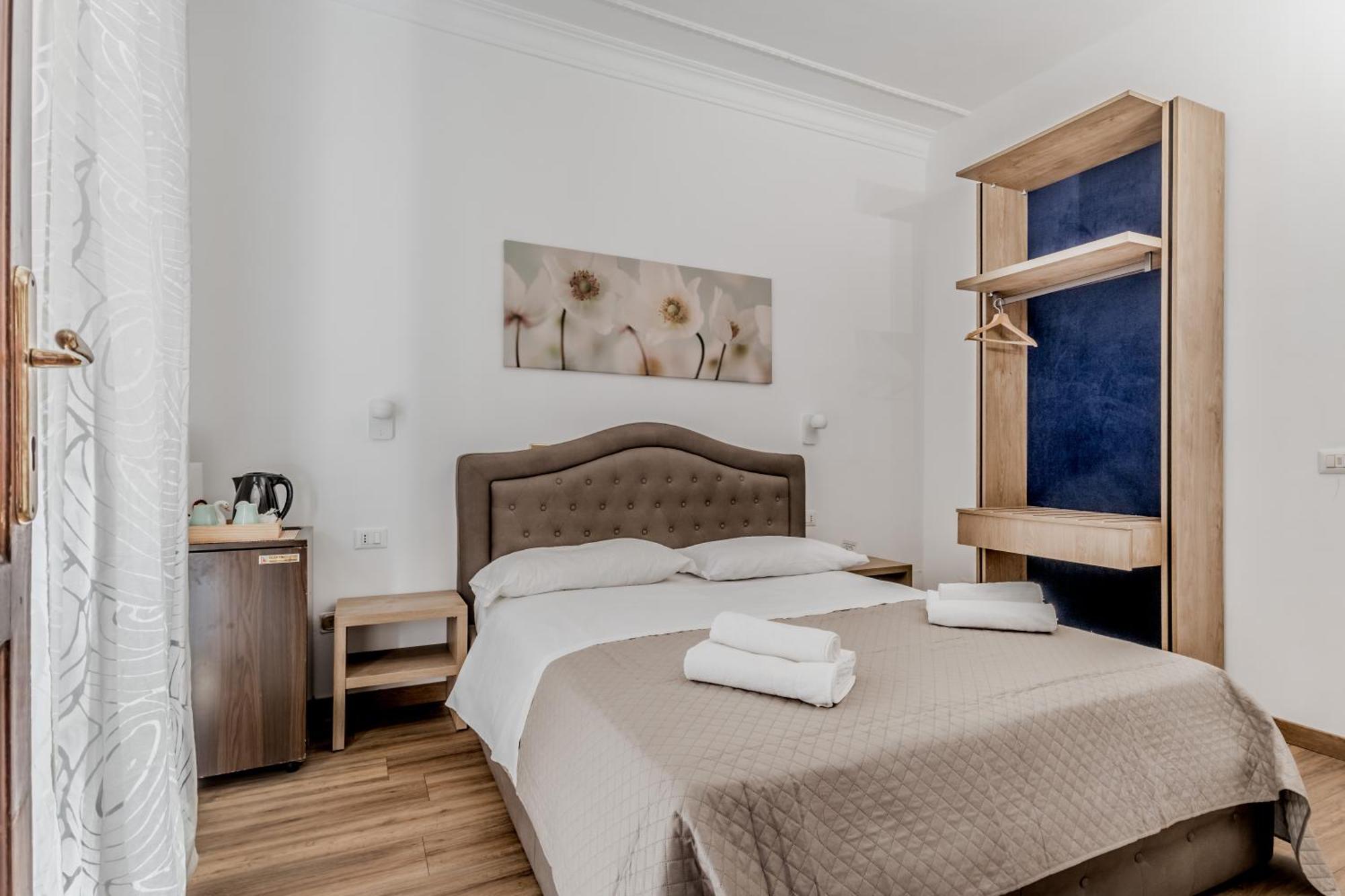 Small Double Room,1608321356:JPEG