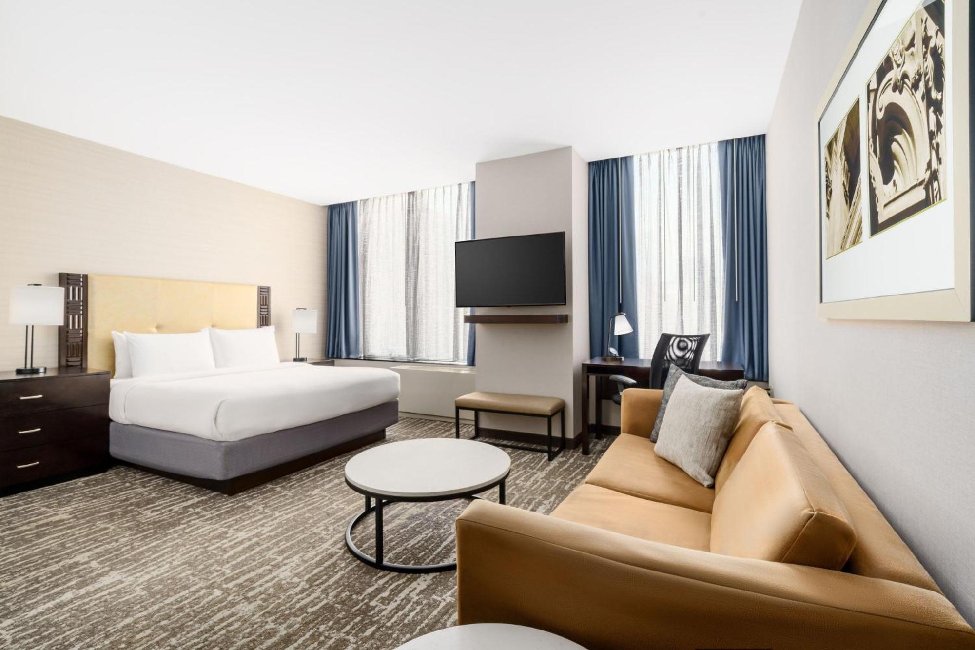 One-Bedroom King Suite Roll Shower Transfer Shower Sofa Bed Mobility Access or Hearing Accessible