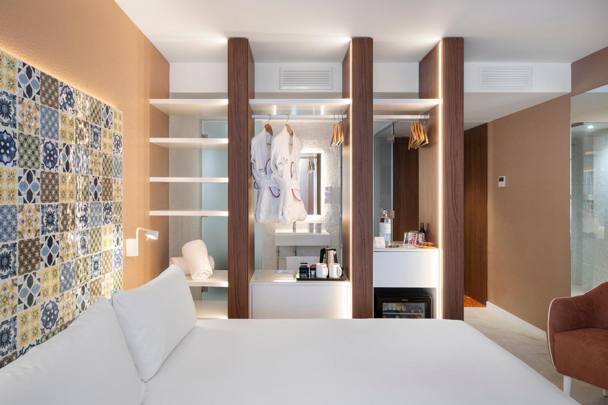 Deluxe Room,1650859557:JPEG