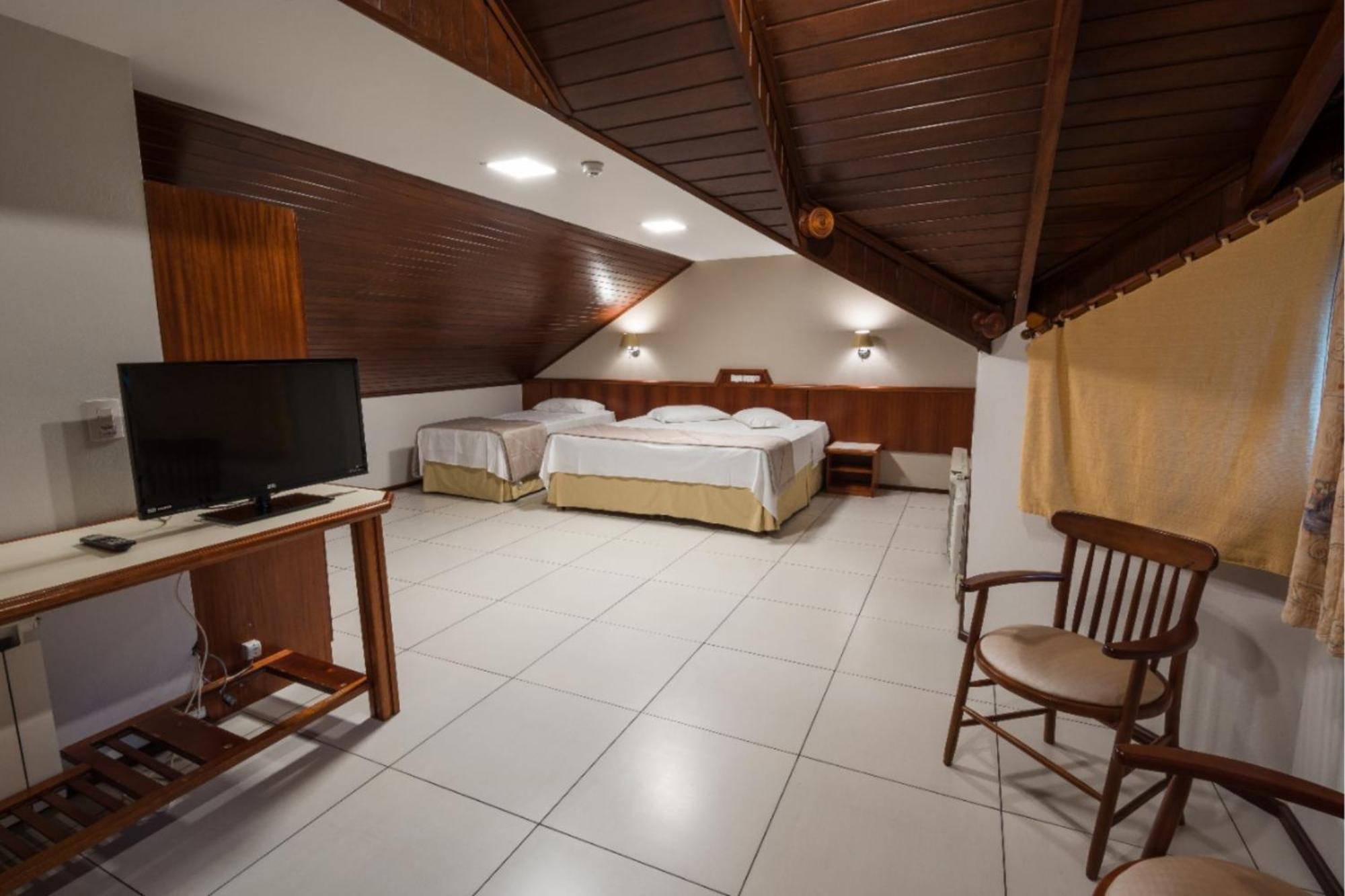 Family Room with Private Bathroom,1609725838:JPEG