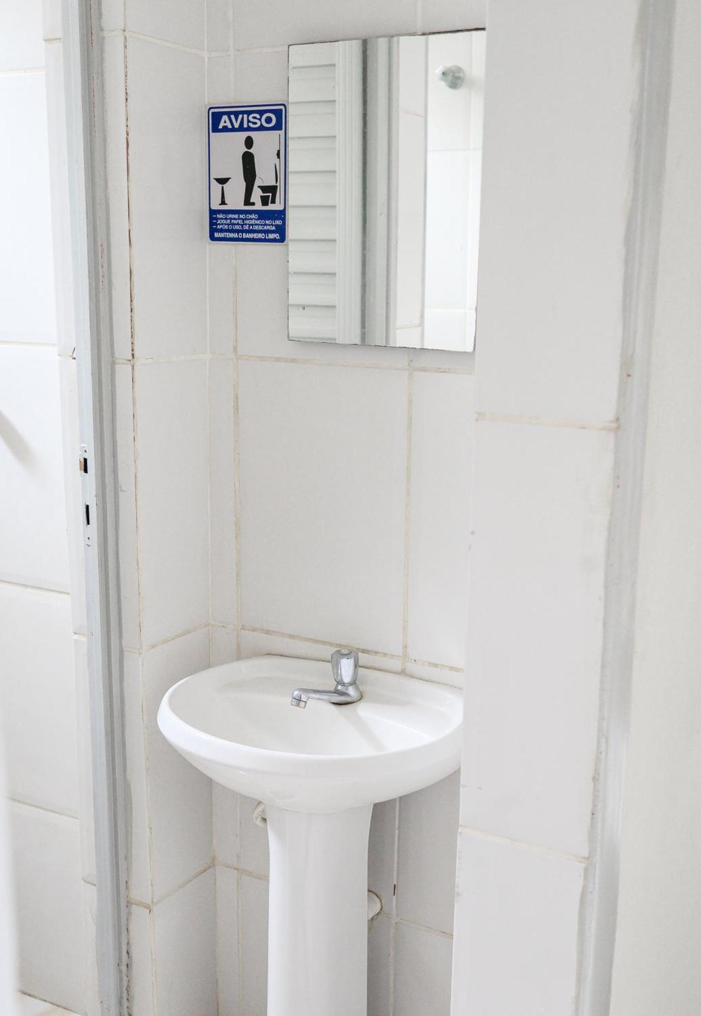 Quarto Duplo Standard com Banheiro Compartilhado