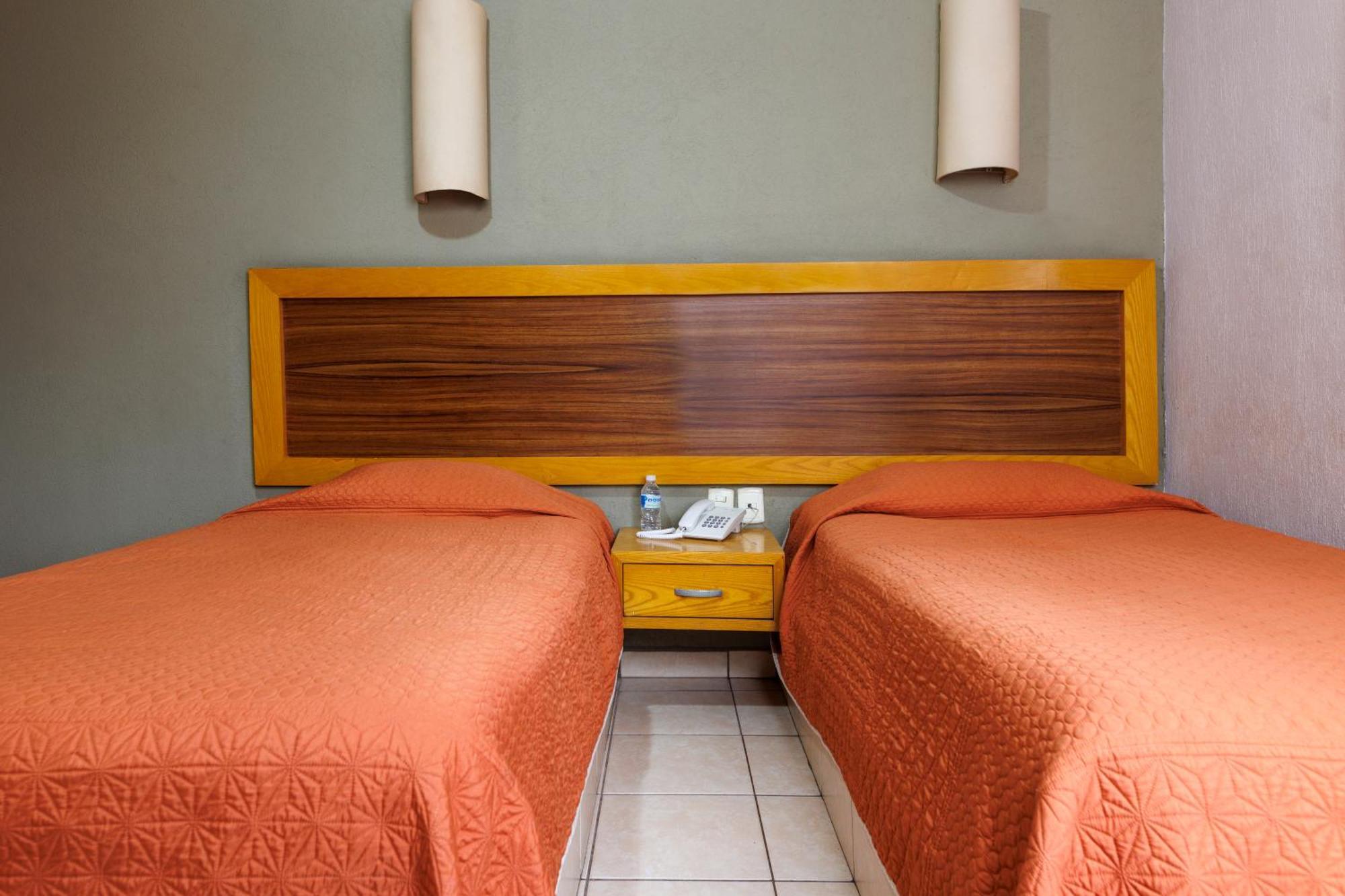 Small Twin Room,1611095242:JPEG