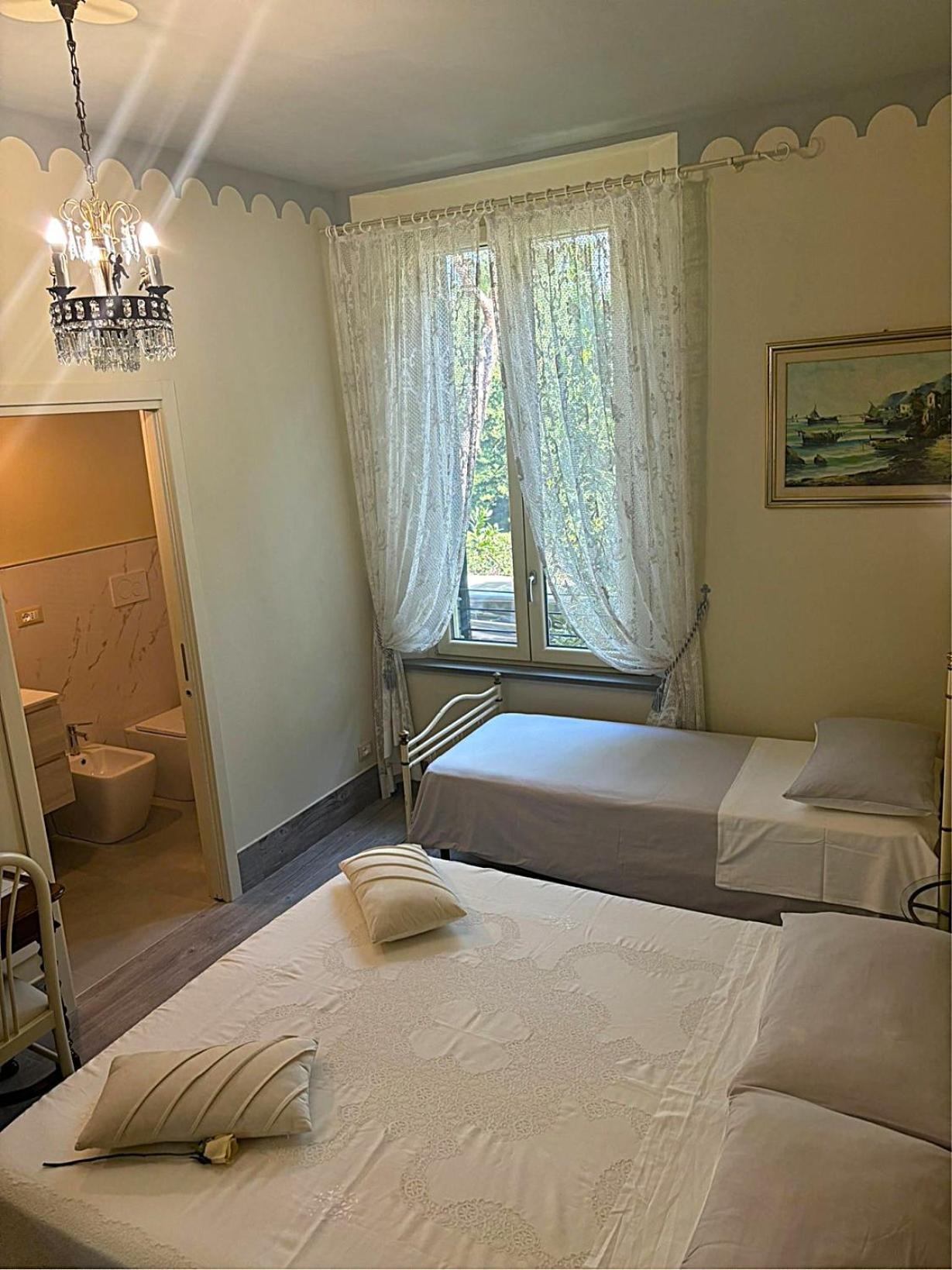 Triple Room Private Bathroom
