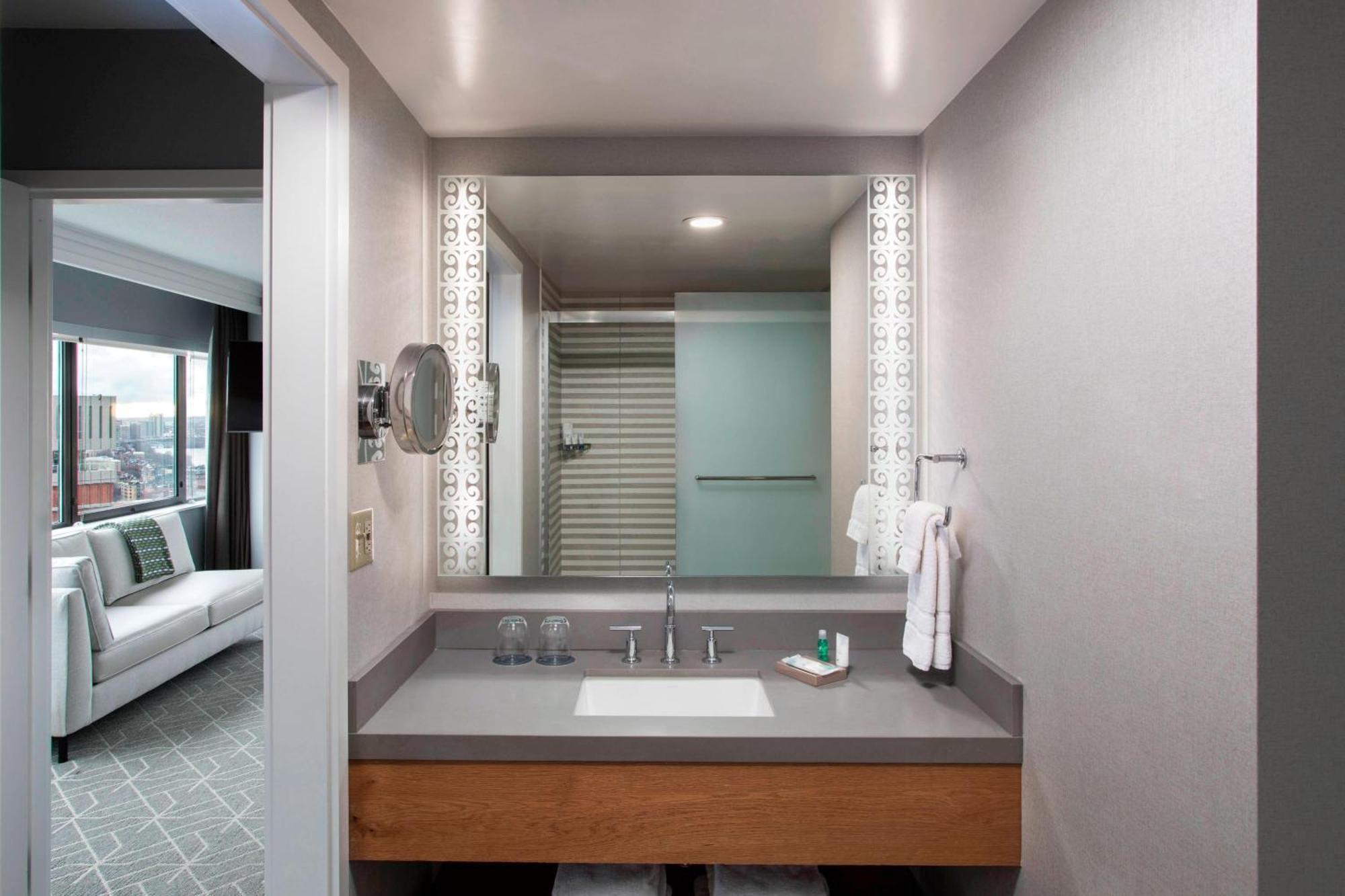 Suite Executive Esquinera de 1 dormitorio con vistas a la ciudad - 1 cama extragrande