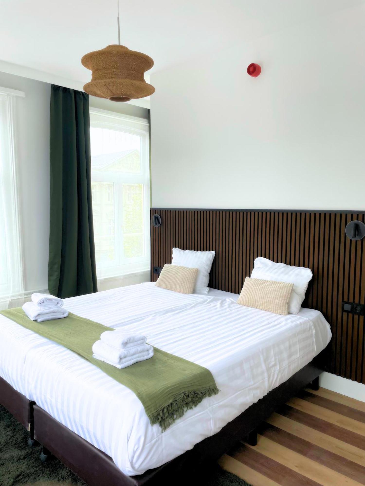 Double Room,1613411182:JPEG