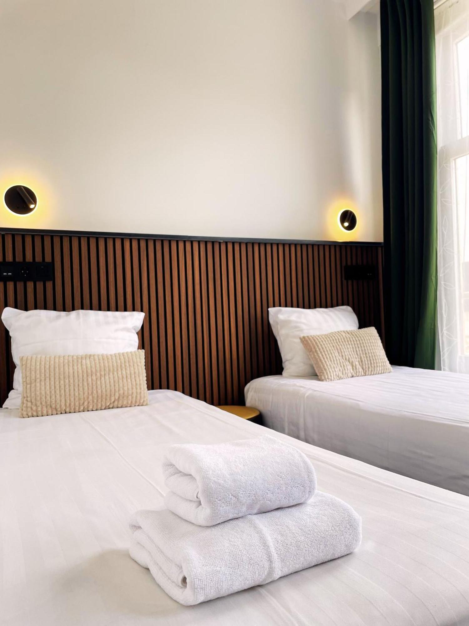 Twin Room,1613661716:JPEG