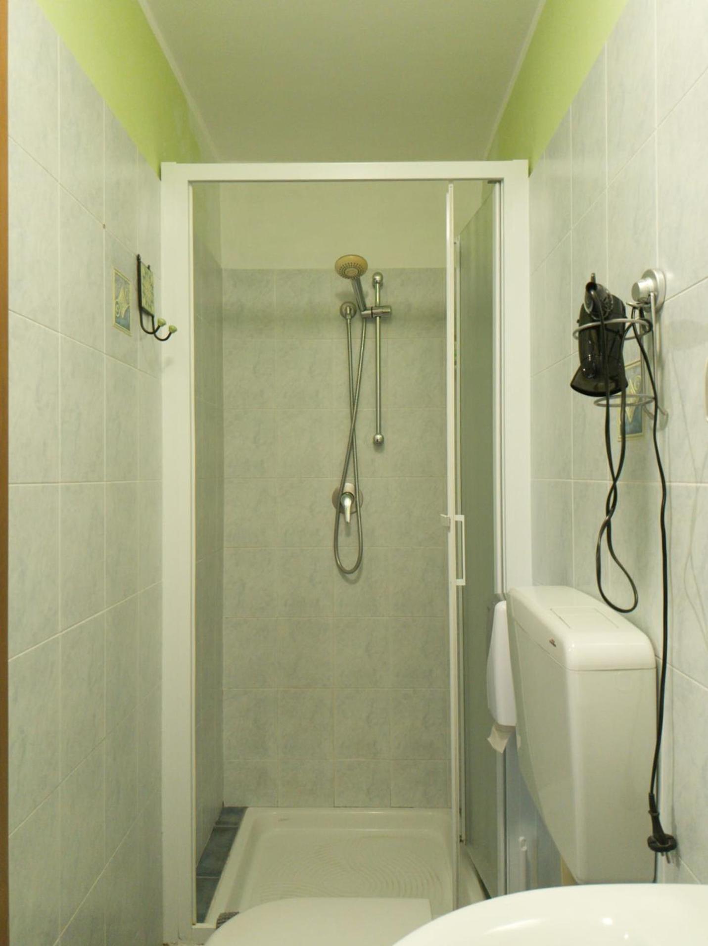 Double or Twin Room Bathroom,1613678904:JPEG