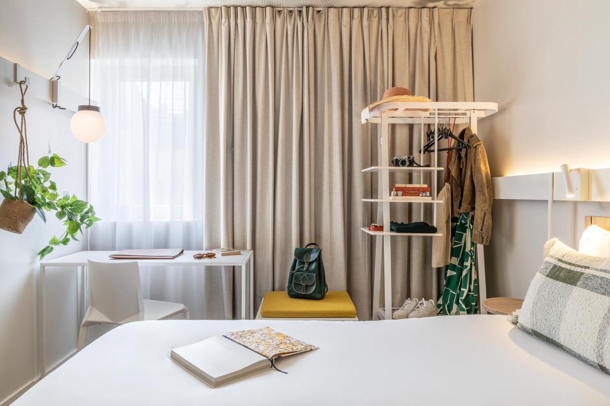 Standard Single Room,1704962842:JPEG