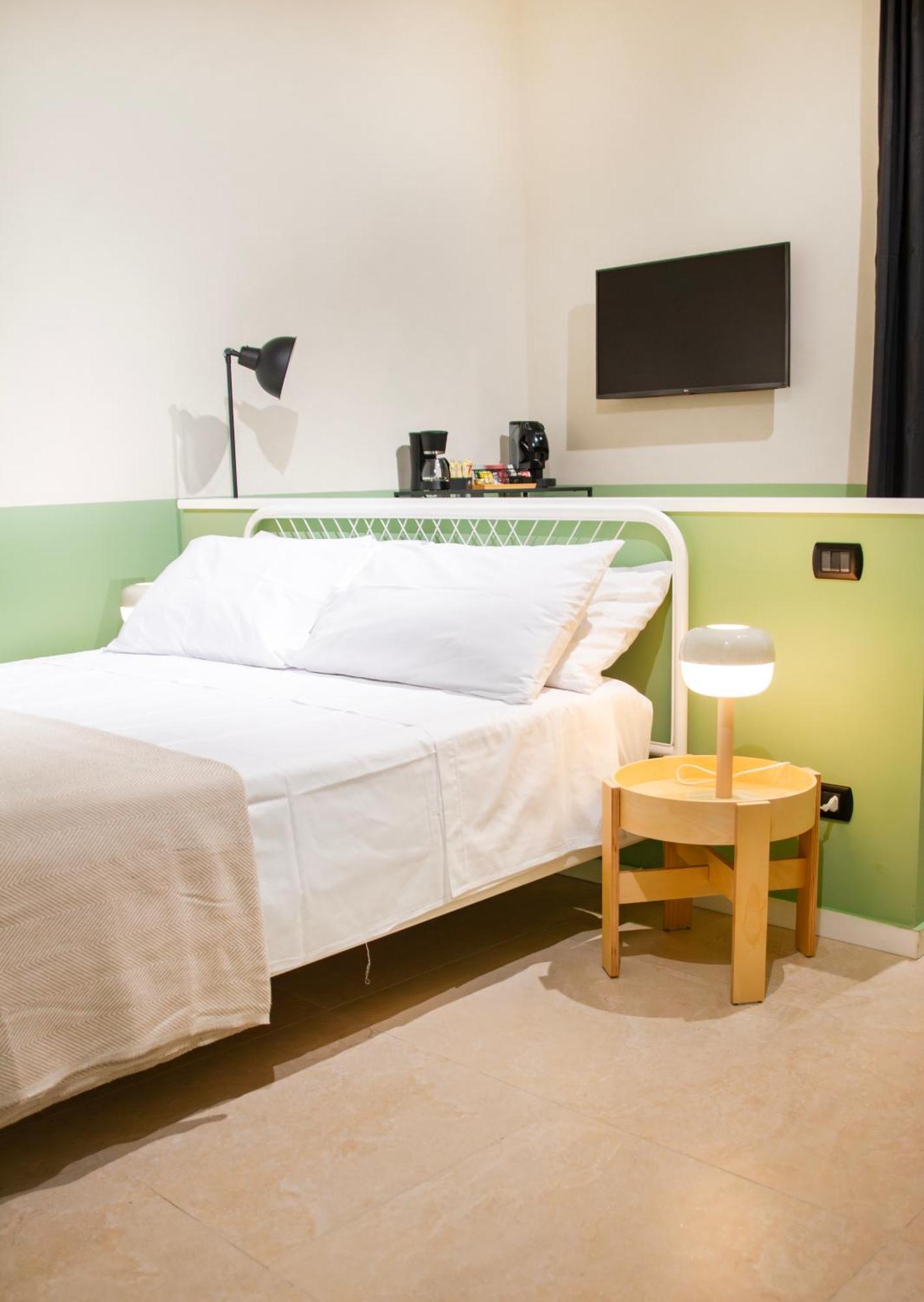 Large Double Room,1613805284:JPEG