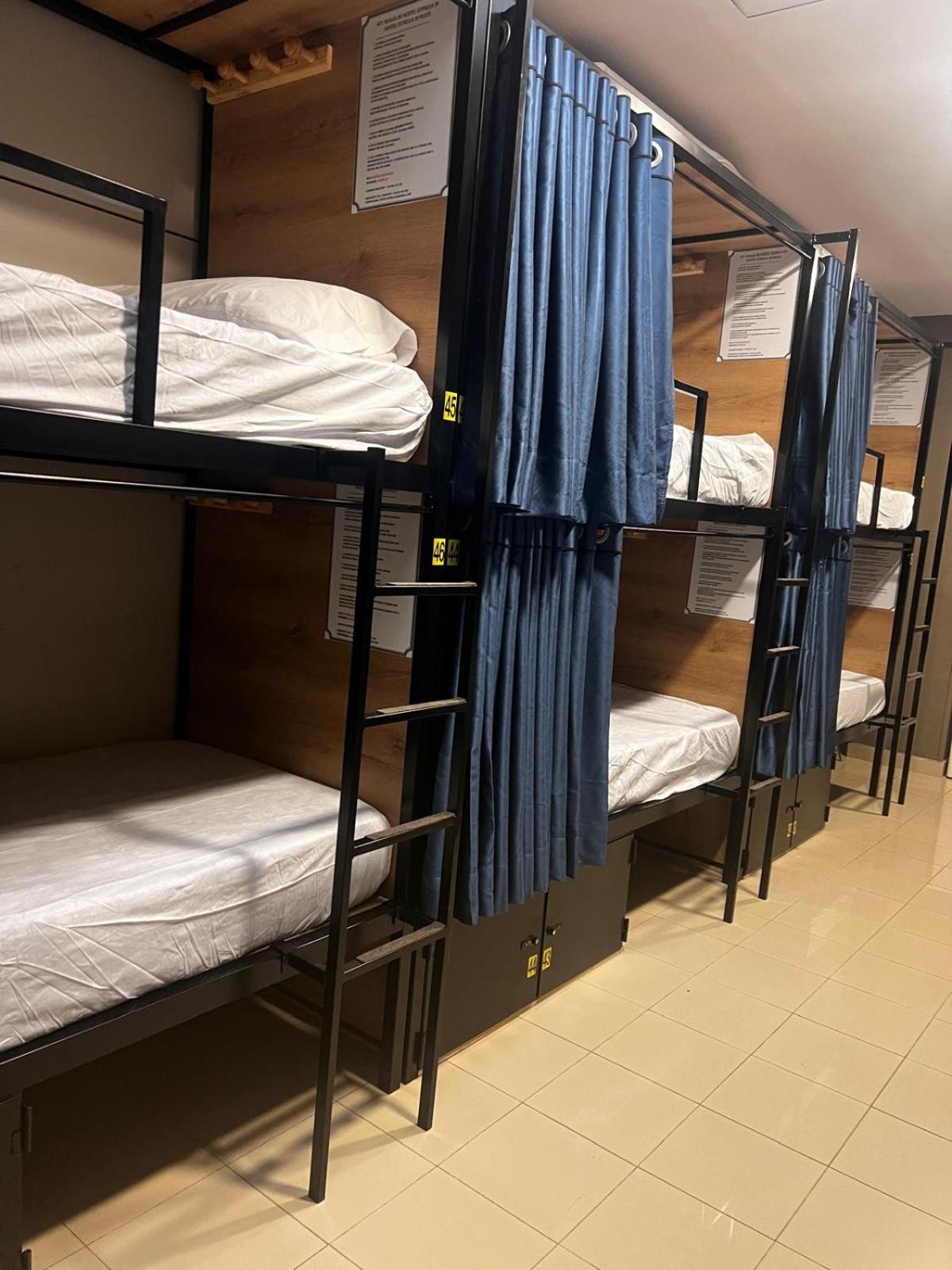 Bunk Bed Female Dormitory Room,1613895522:JPEG