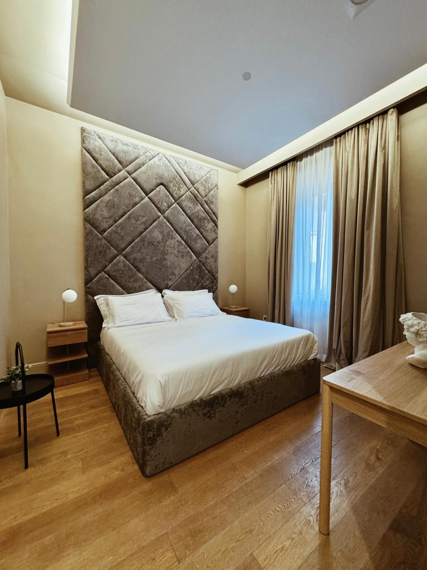 Superior King Room,1613902213:JPEG