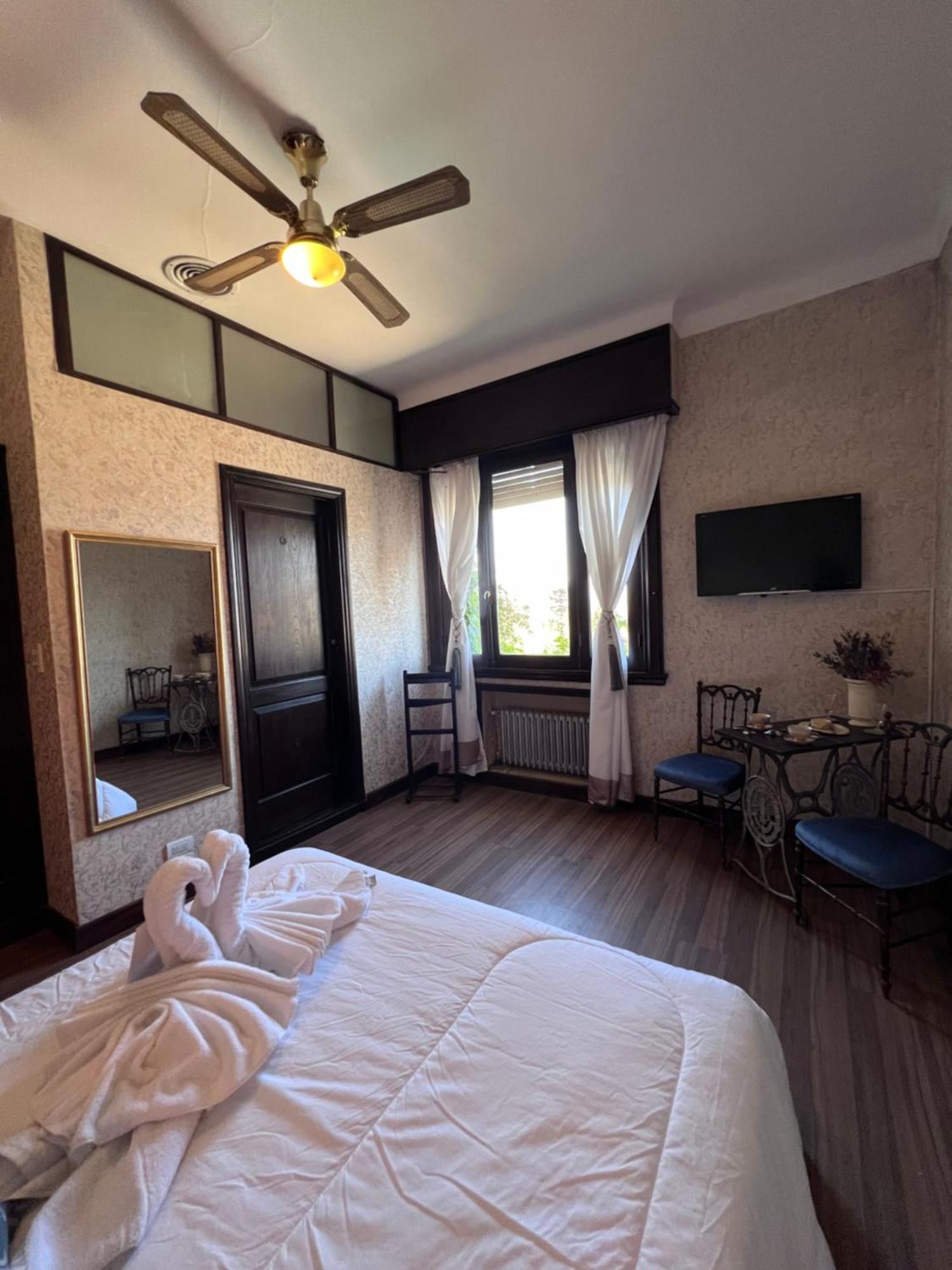 Double Room Lake View
