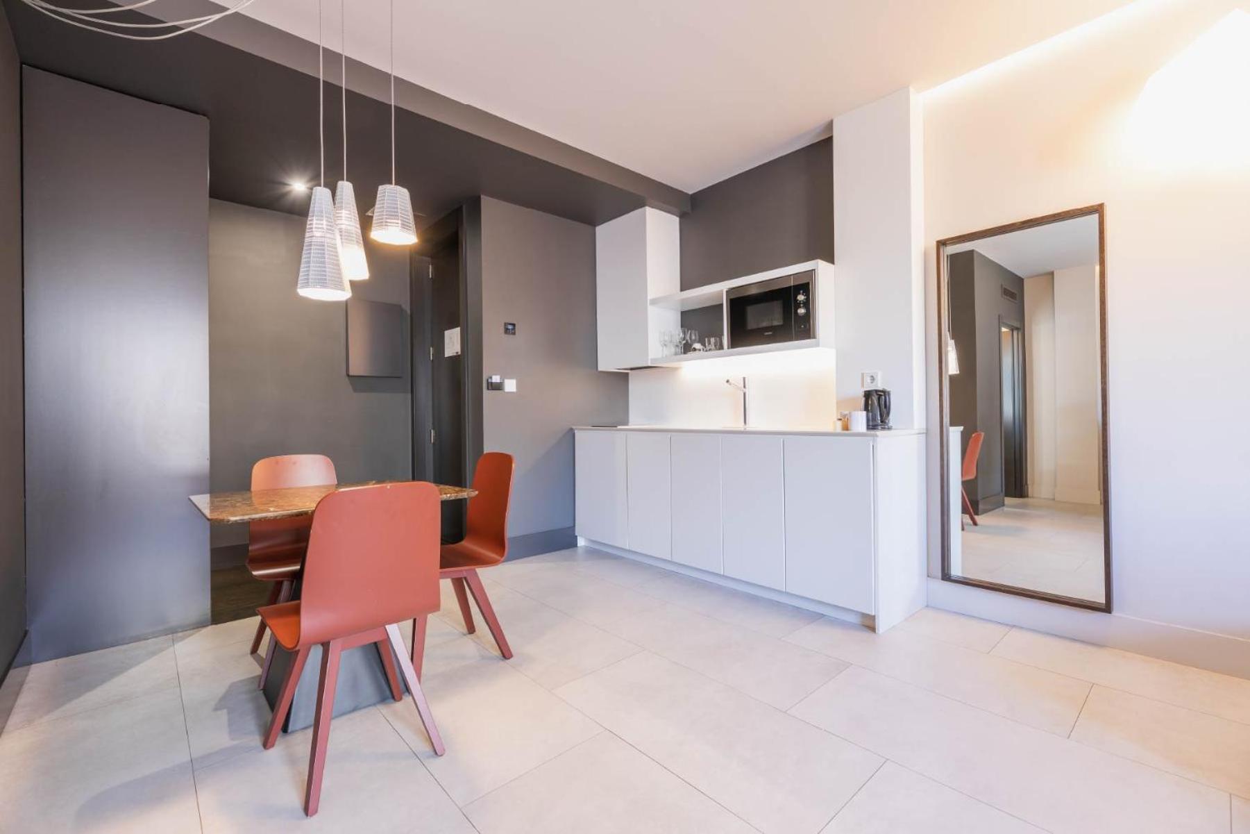 Exterior Triple Room