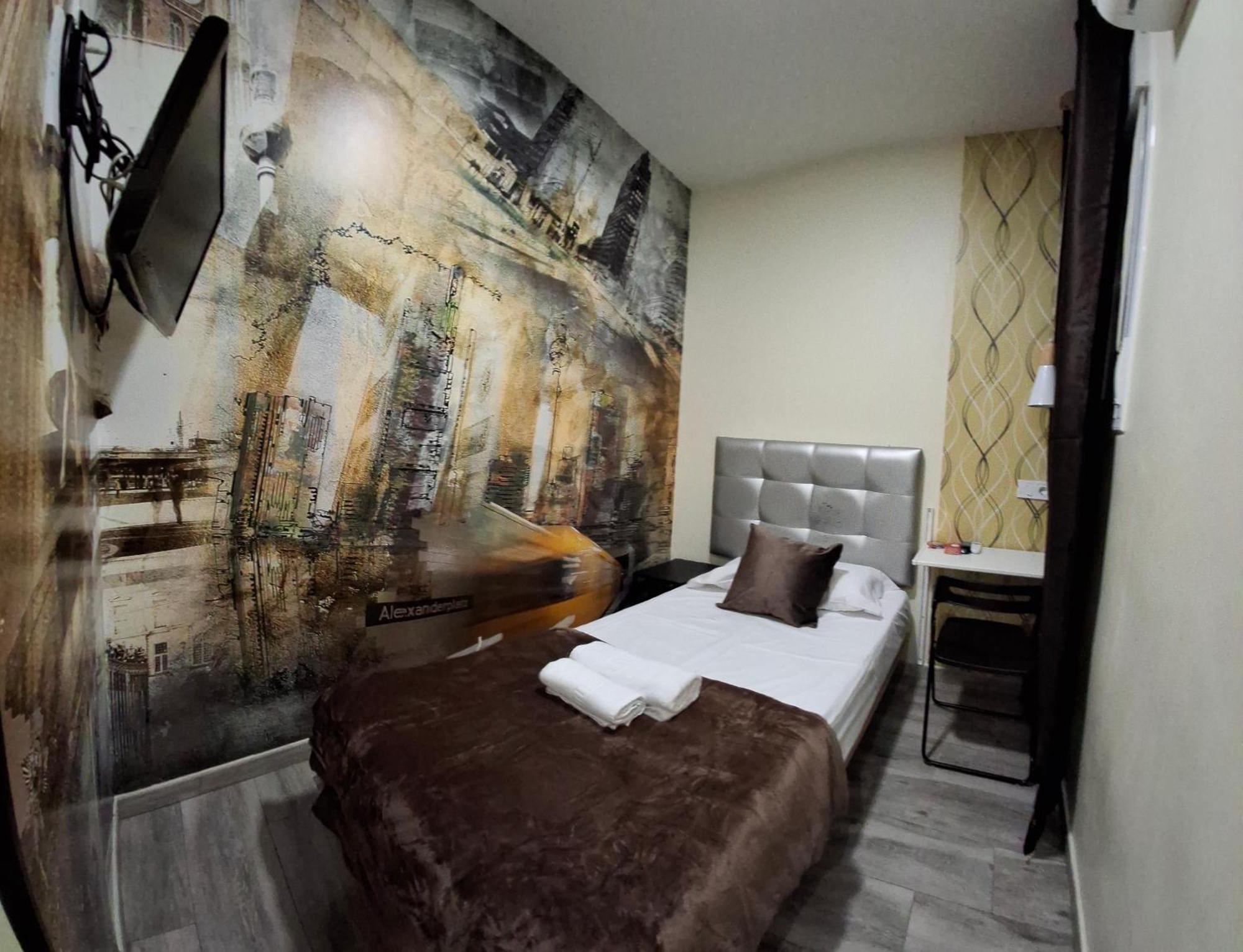 Single Room,1616691689:JPEG