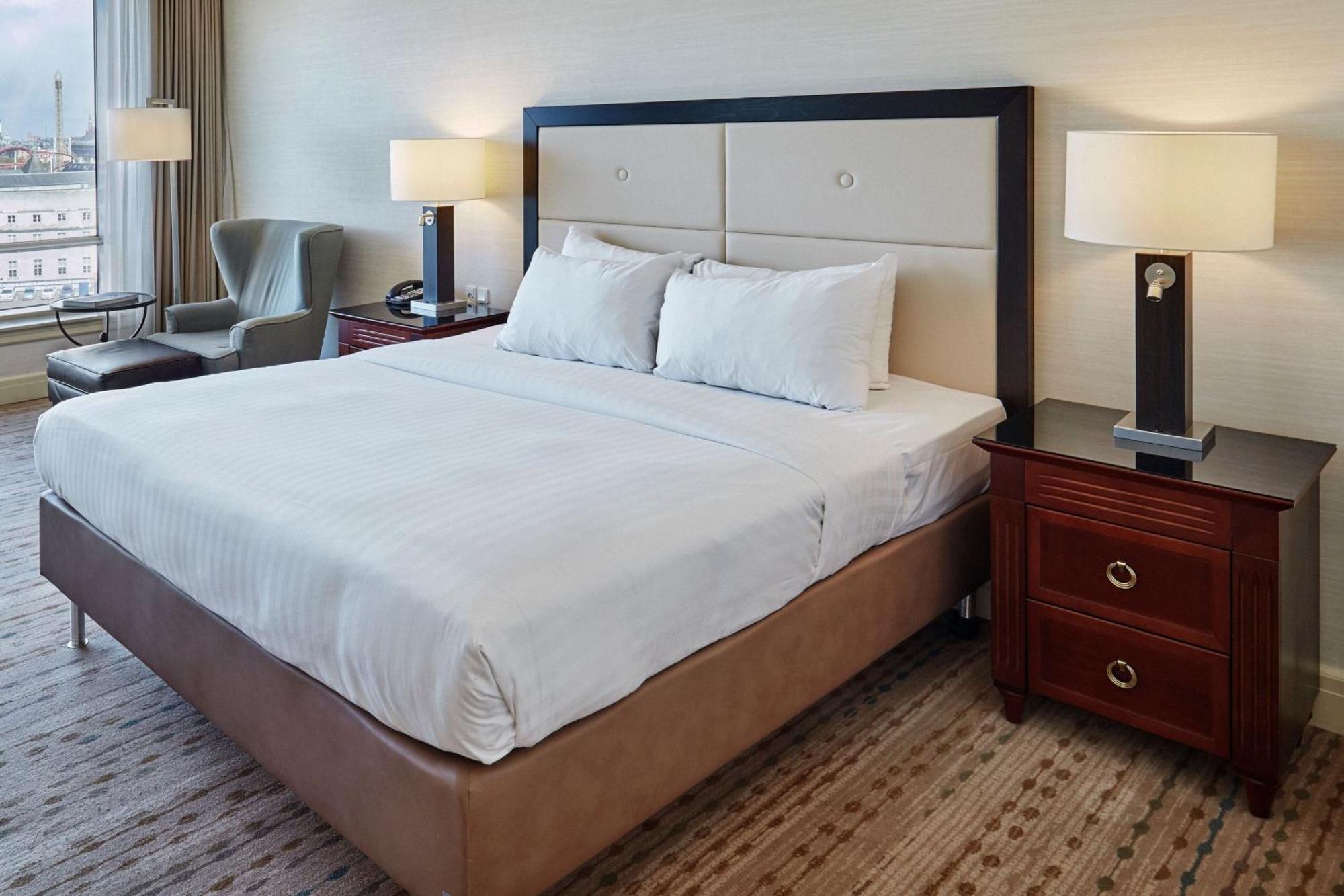 Deluxe Guest Room 1 King City View,1616875027:JPEG