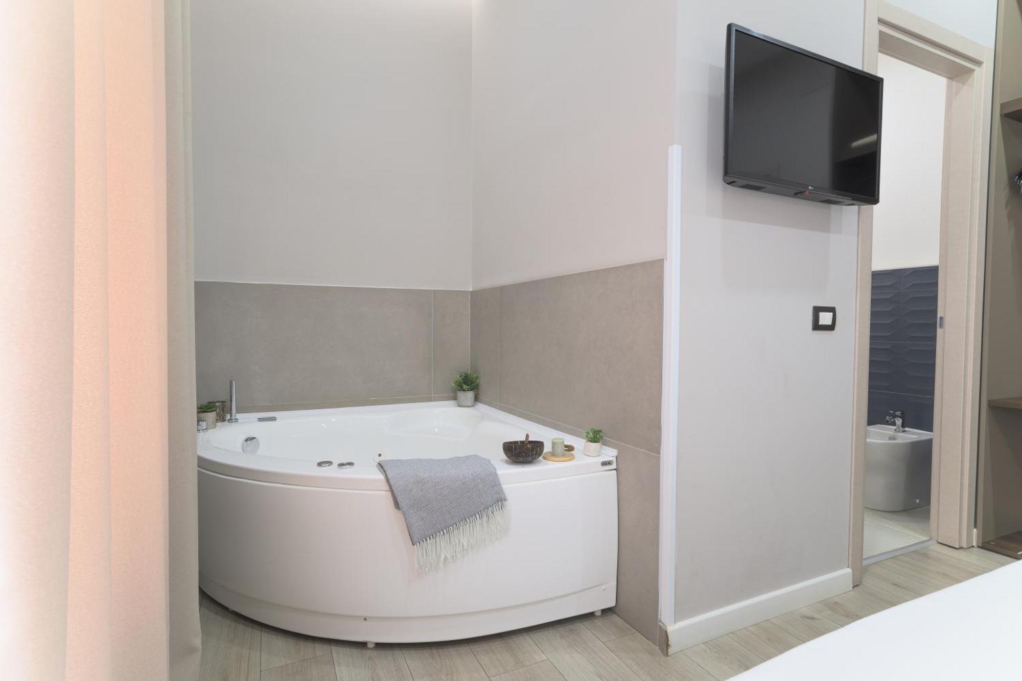 Double Room Spa Bath,1616943171:JPEG