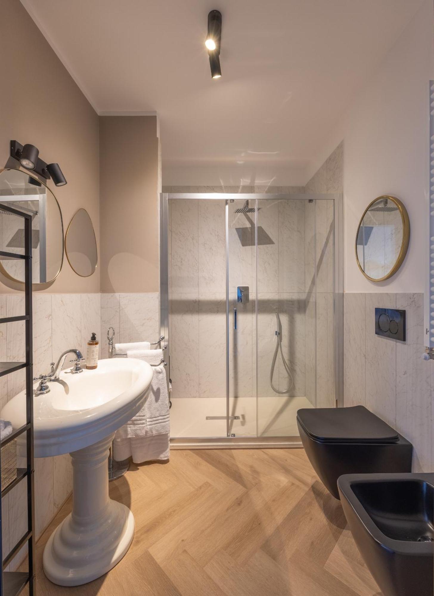 Standard Suite,1617615069:JPEG