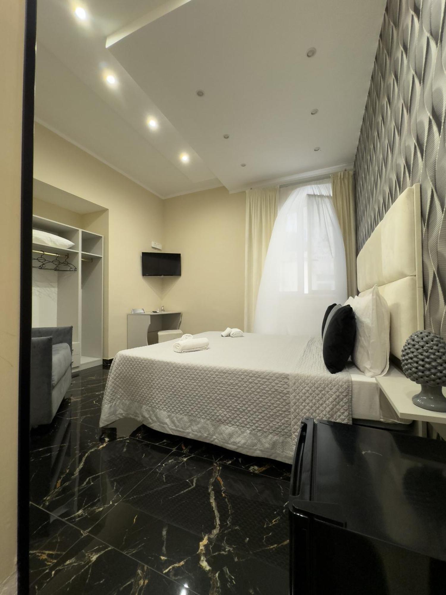 Deluxe Room,1617903351:JPEG