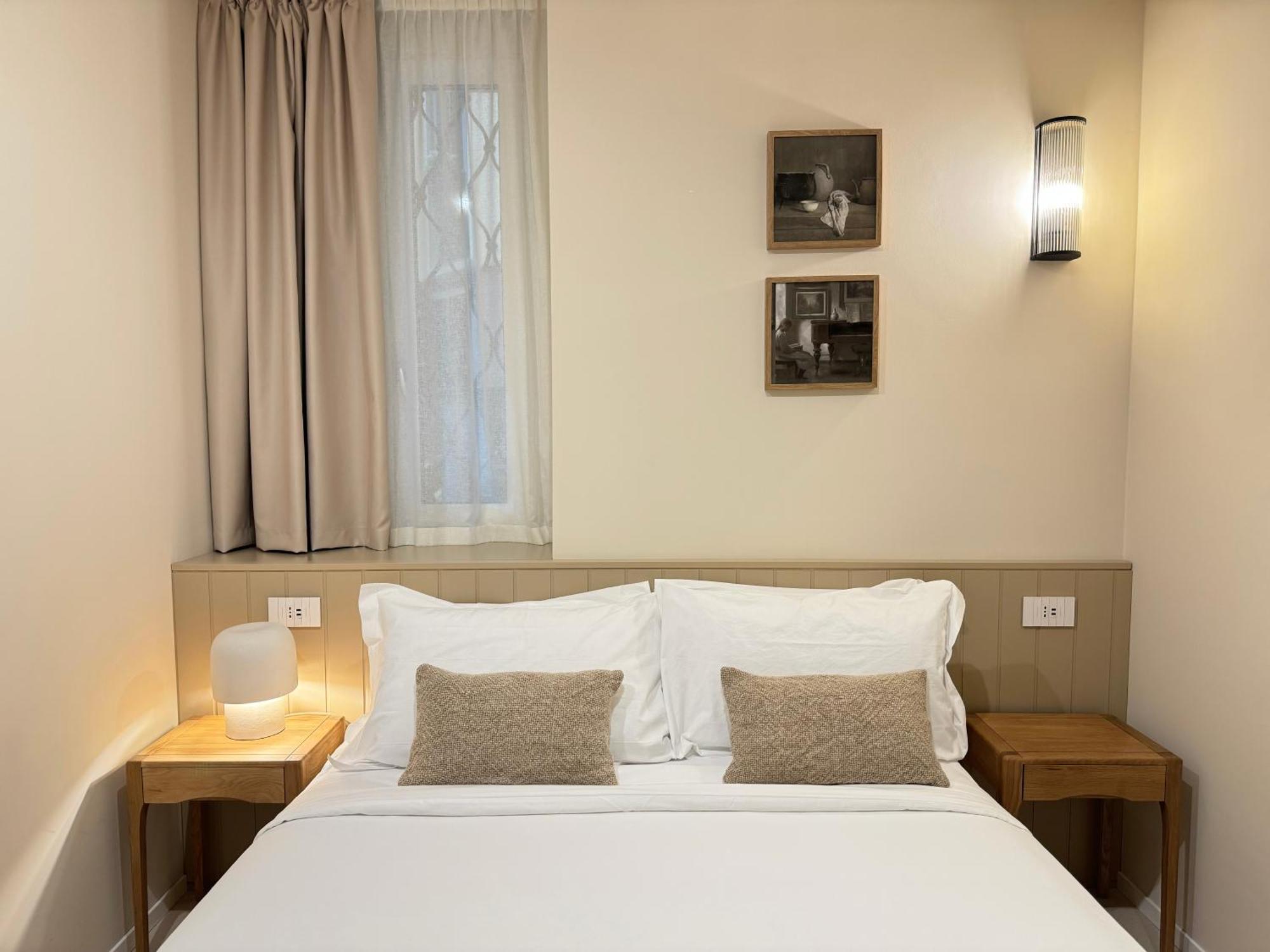 Small Double Room,1618974691:JPEG
