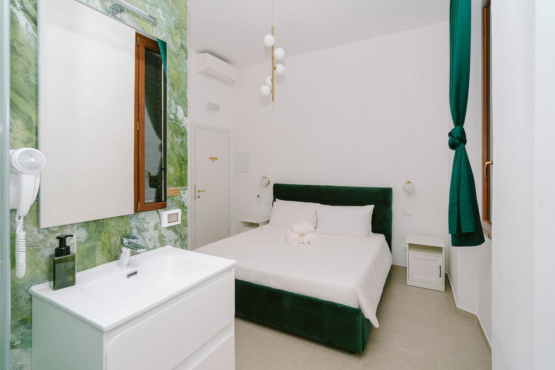 Double Room Private Bathroom